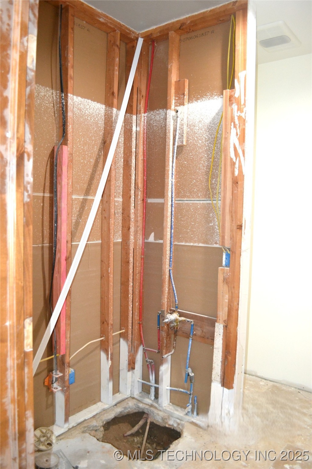 4121 N Commerce Street Property Photo 5