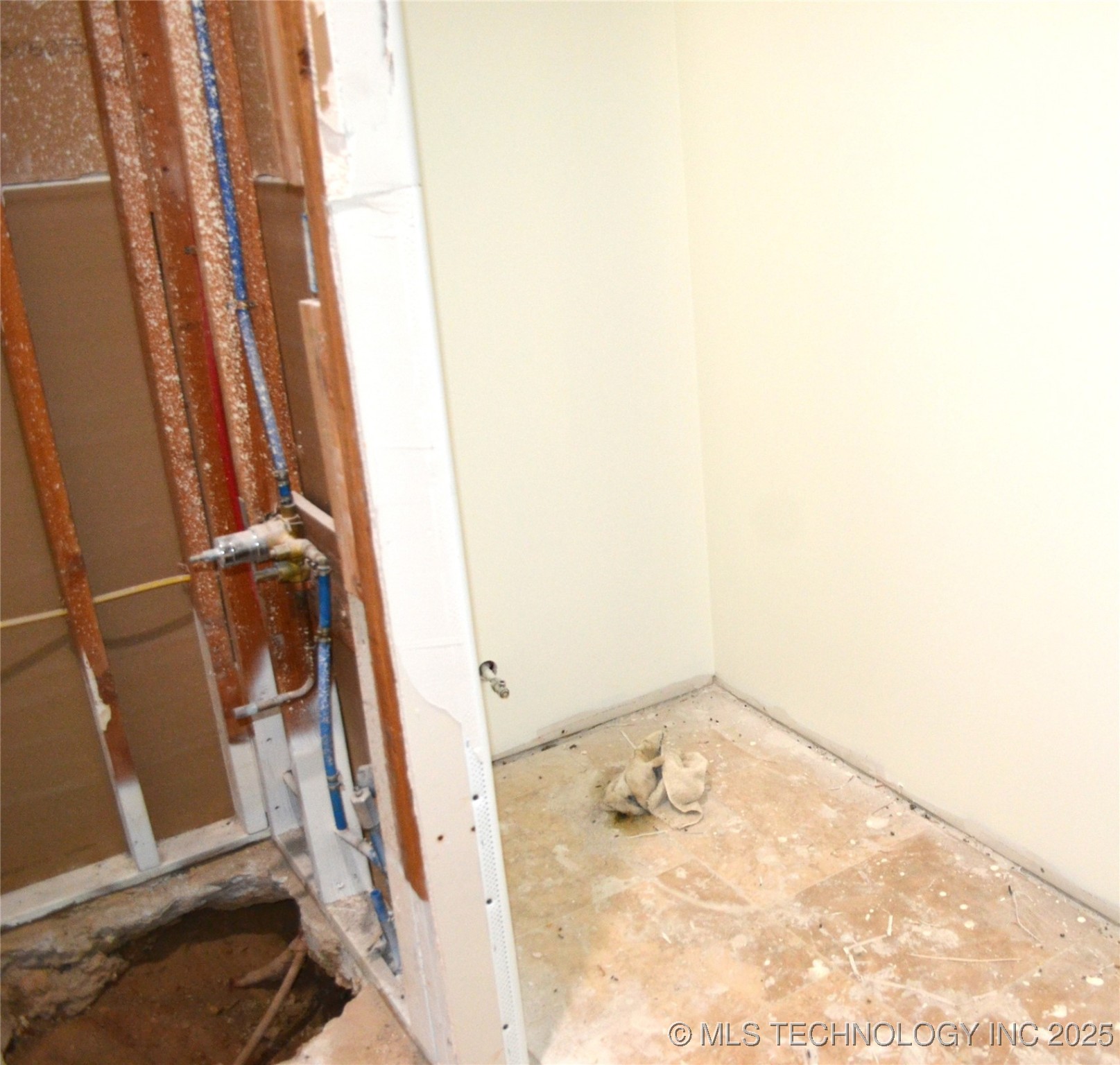 4121 N Commerce Street Property Photo 6