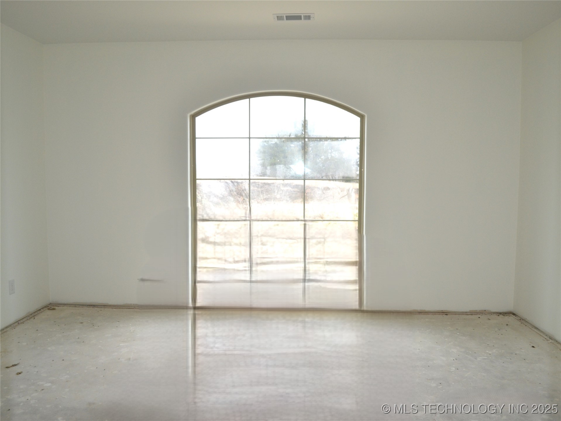 4121 N Commerce Street Property Photo 10