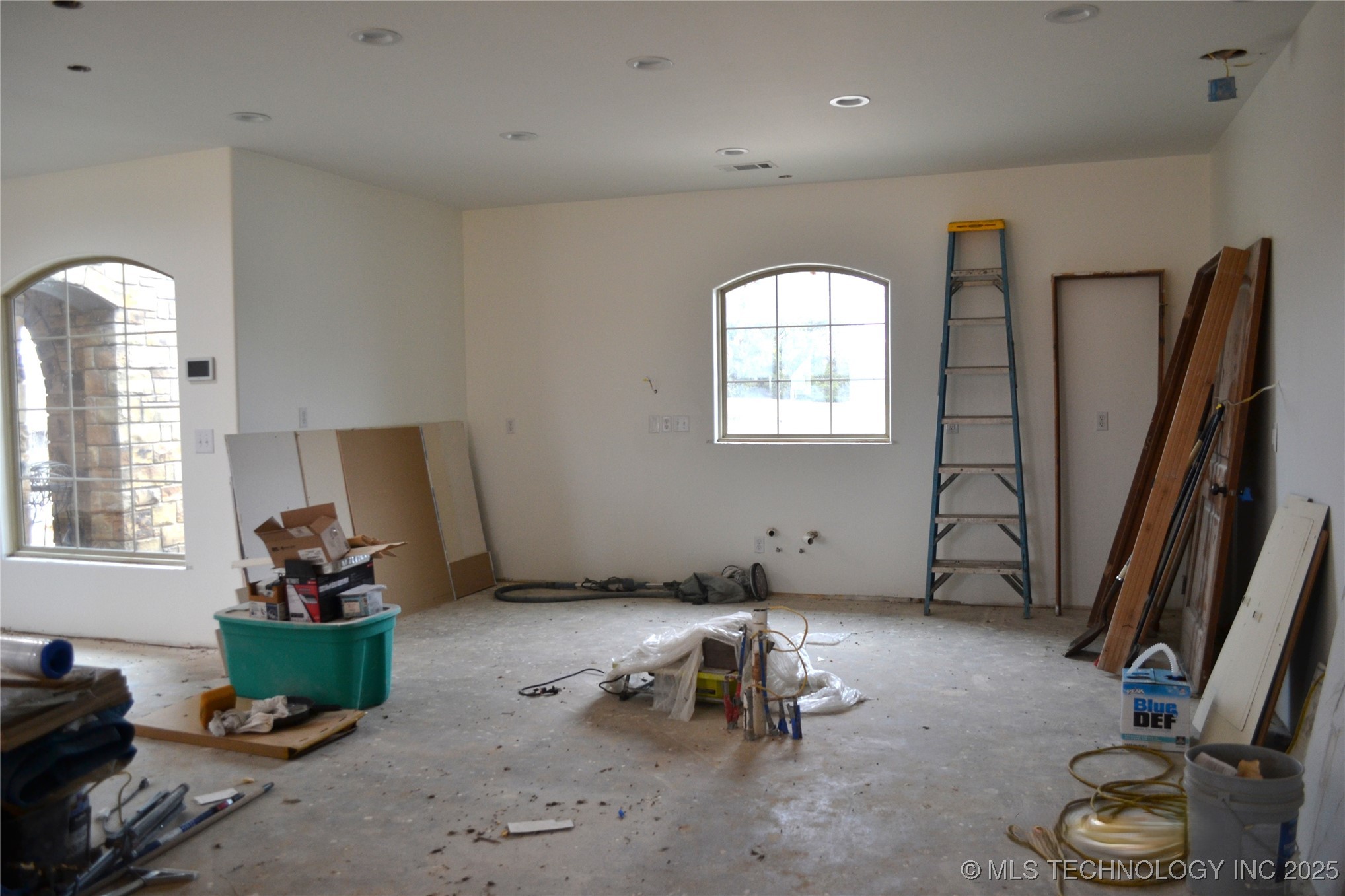 4121 N Commerce Street Property Photo 11