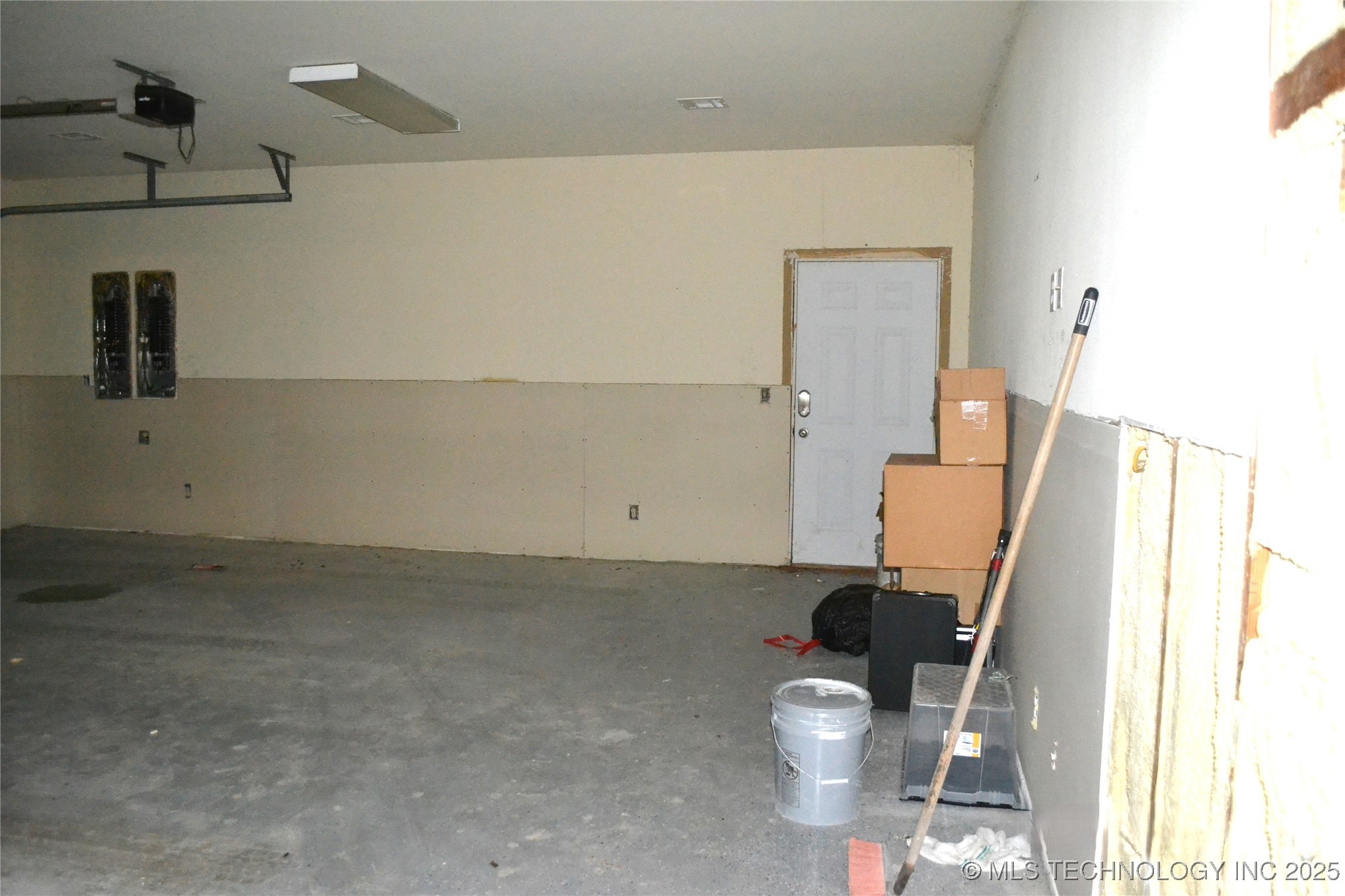 4121 N Commerce Street Property Photo 14