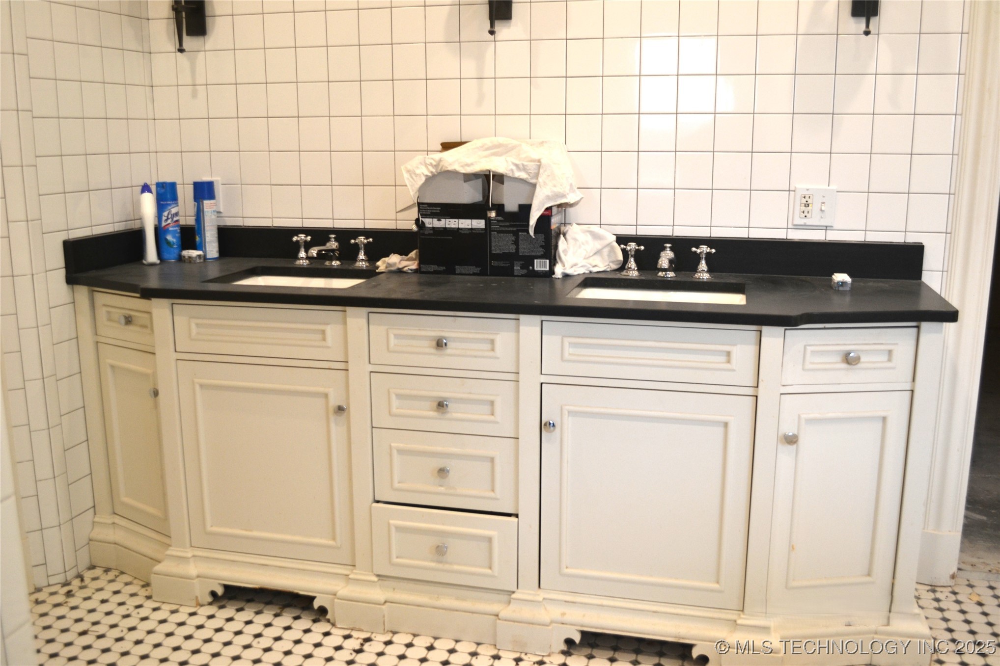 4121 N Commerce Street Property Photo 21
