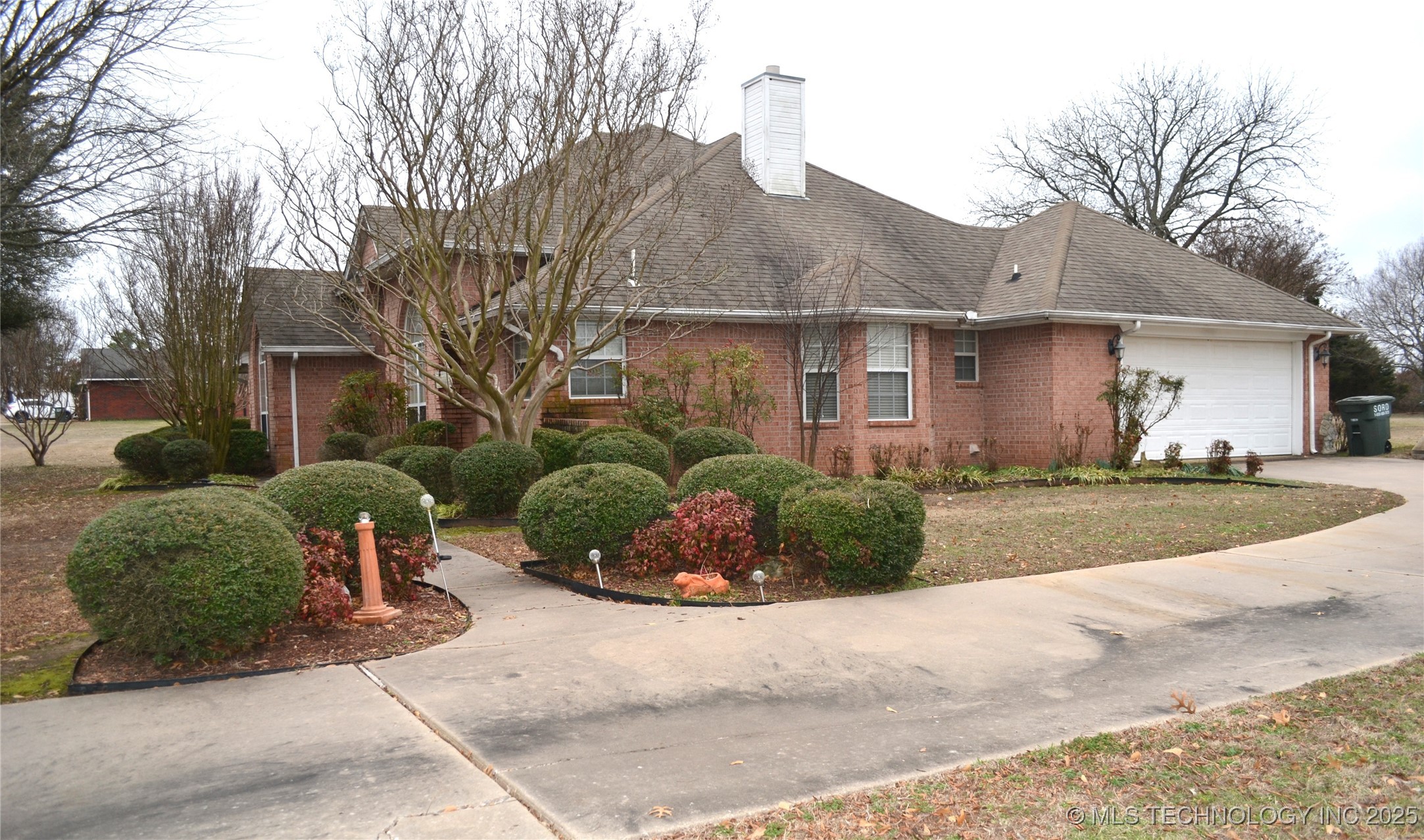 935 Majestic Hills Road Property Photo 2