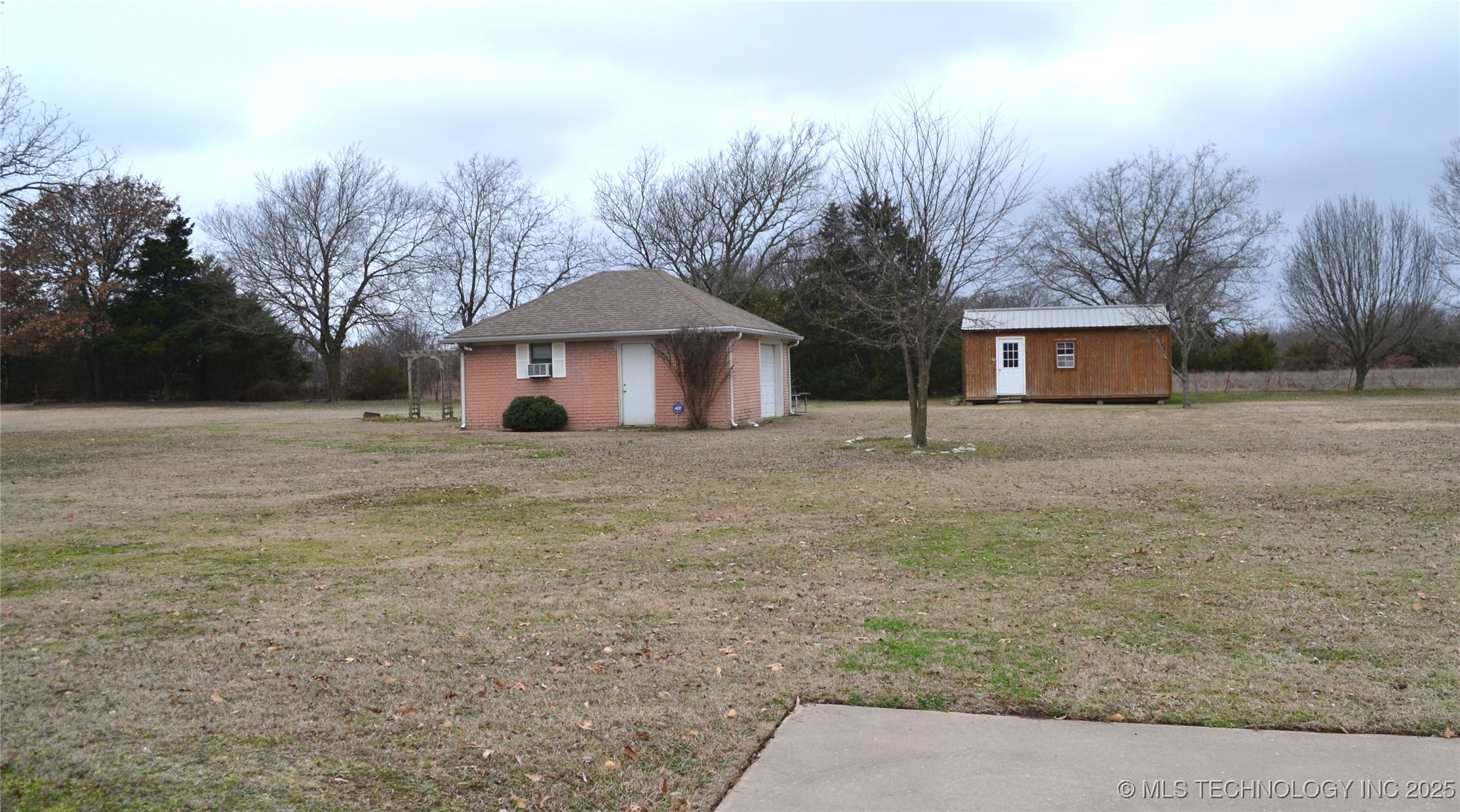 935 Majestic Hills Road Property Photo 3