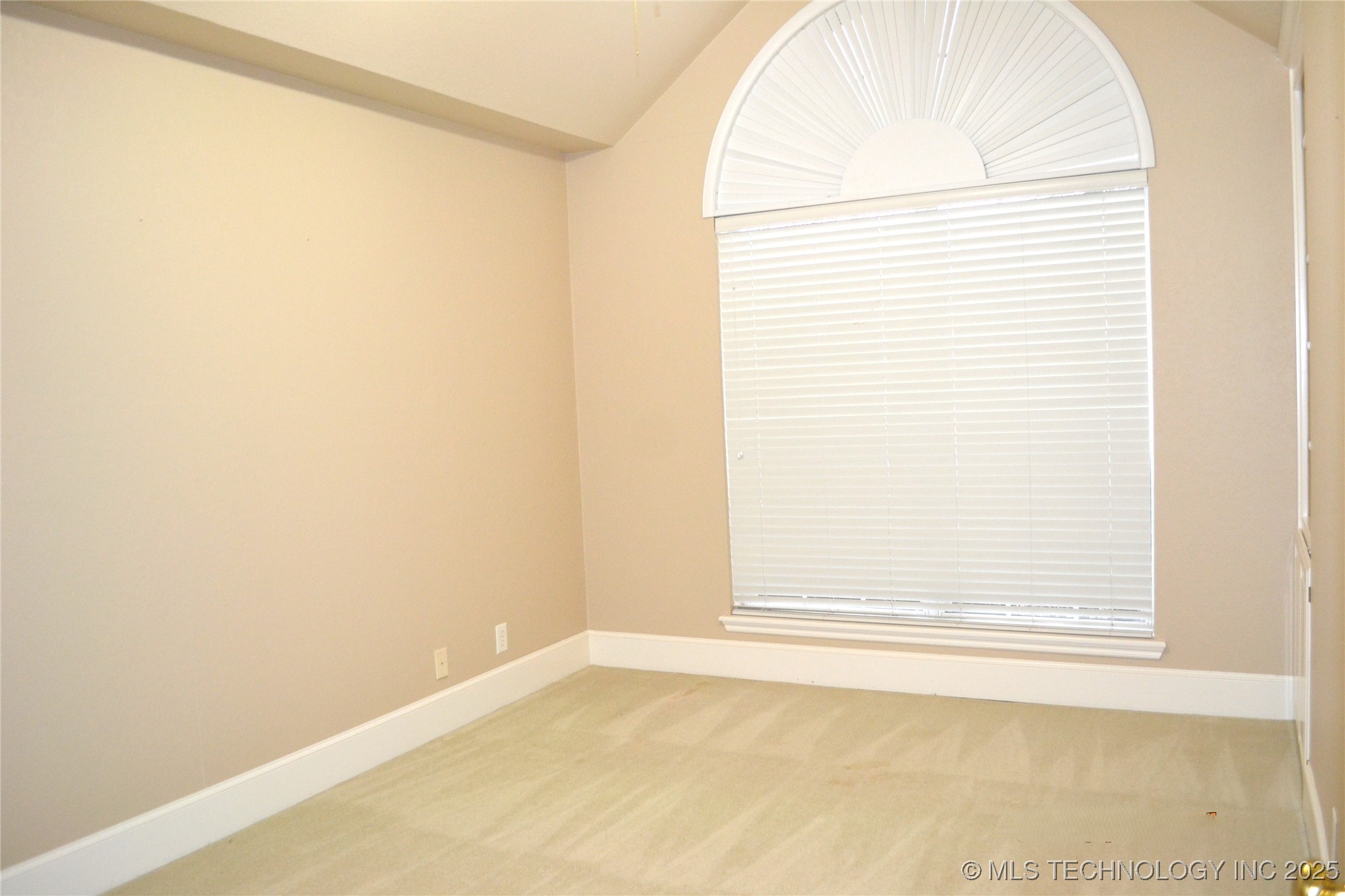 935 Majestic Hills Road Property Photo 9