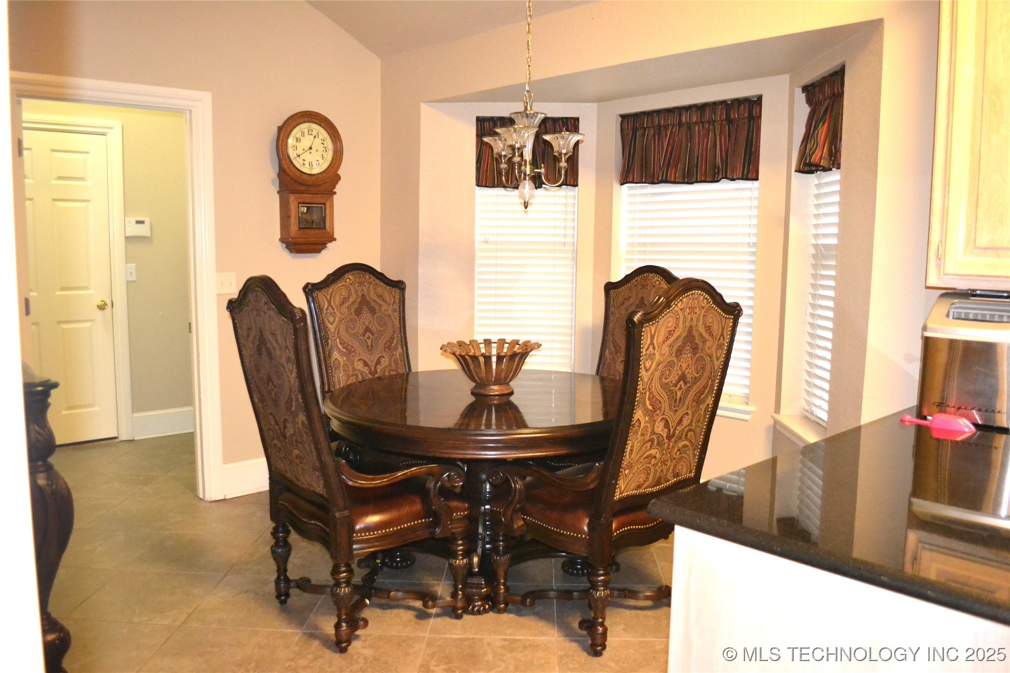 935 Majestic Hills Road Property Photo 16