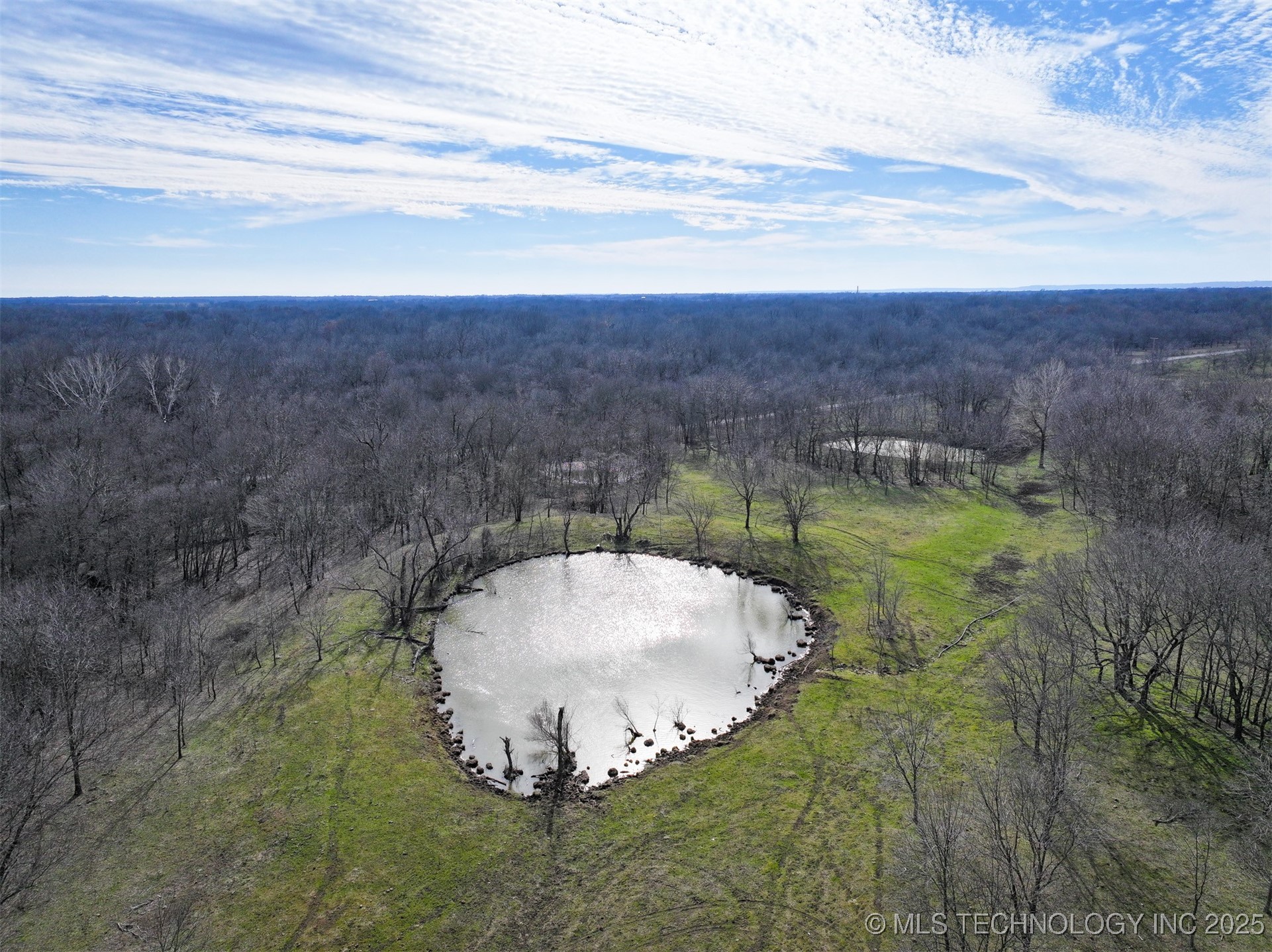 40 E 270 Road Property Photo 6