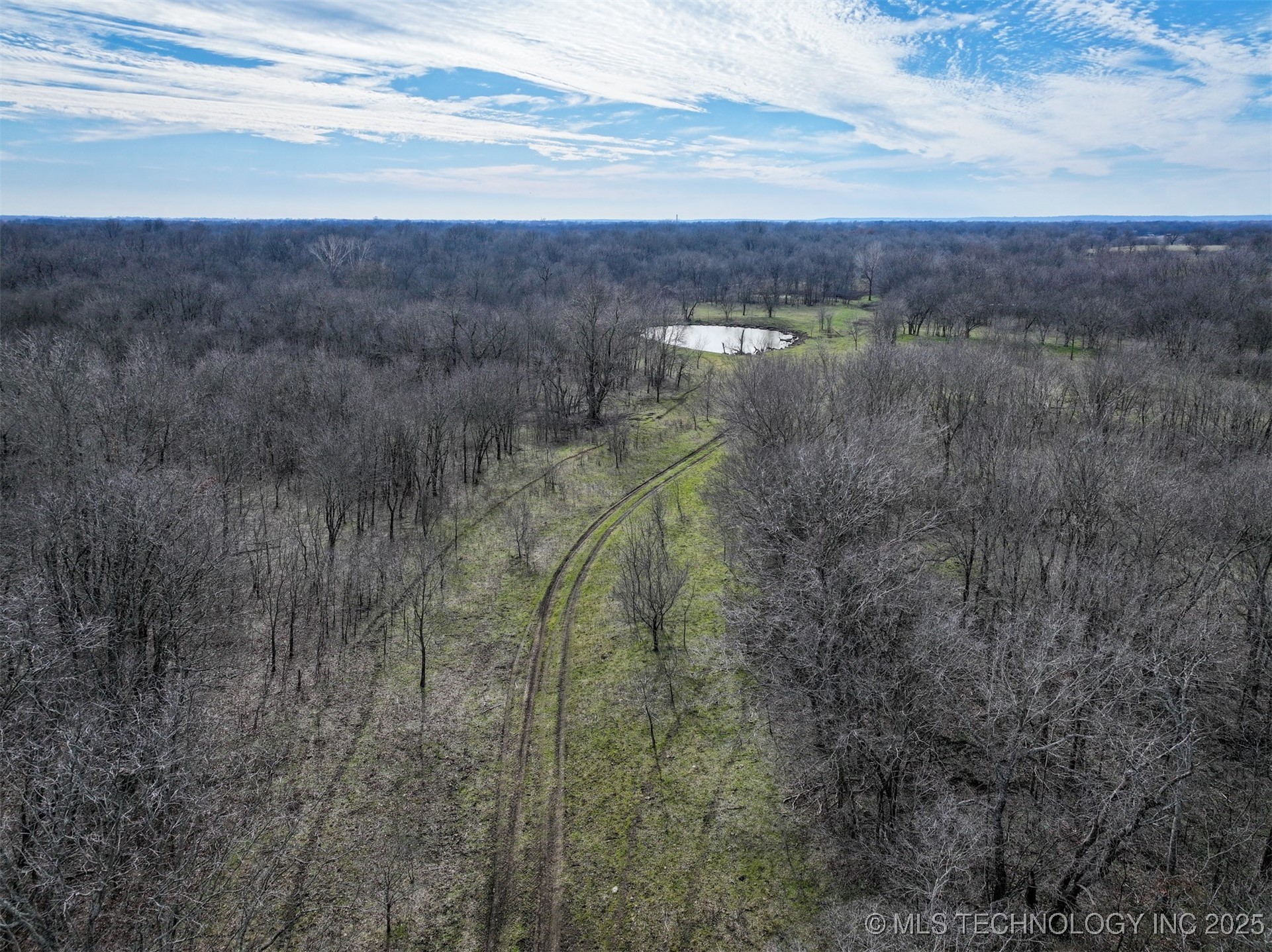 40 E 270 Road Property Photo 7