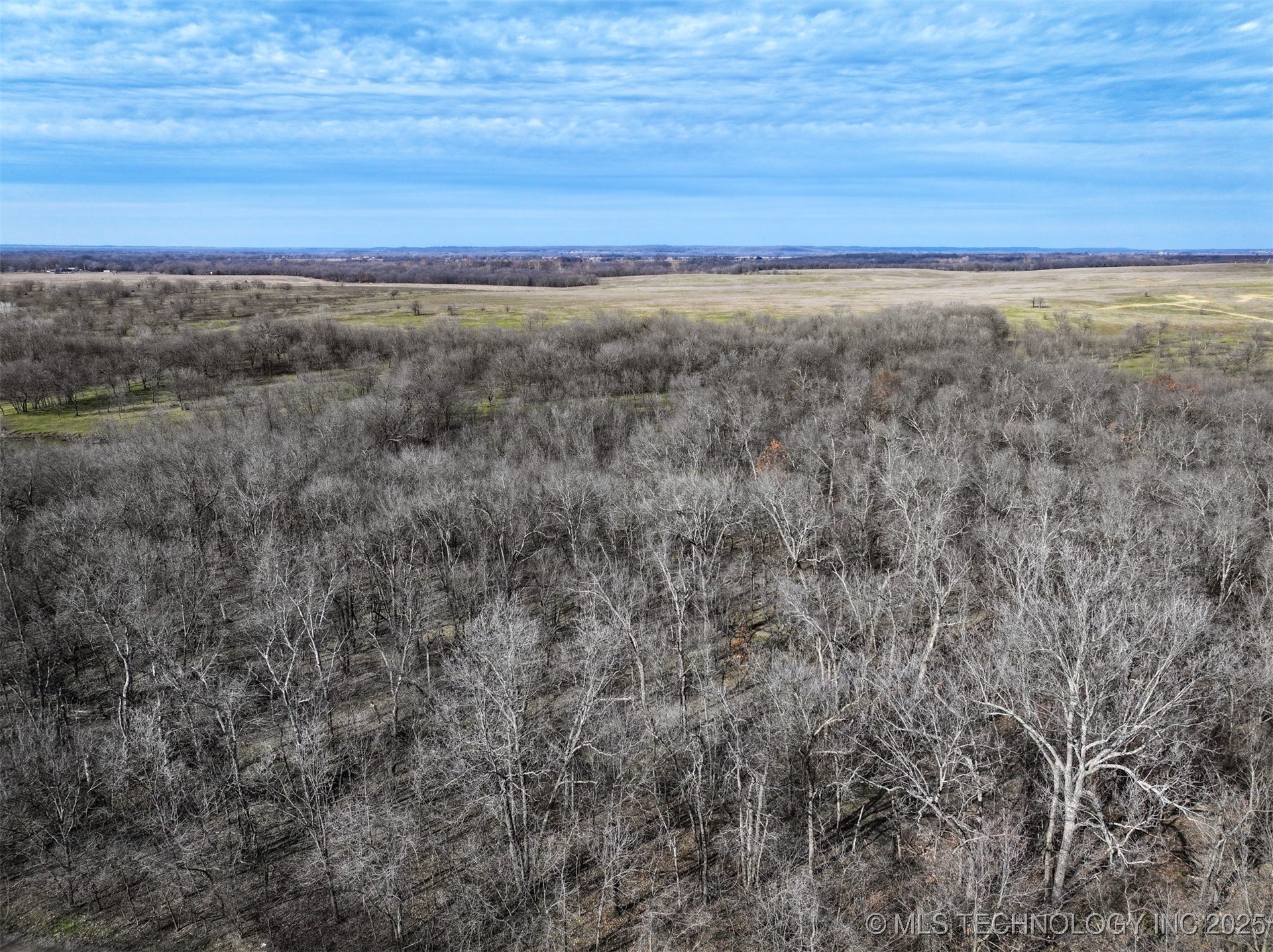 40 E 270 Road Property Photo 8