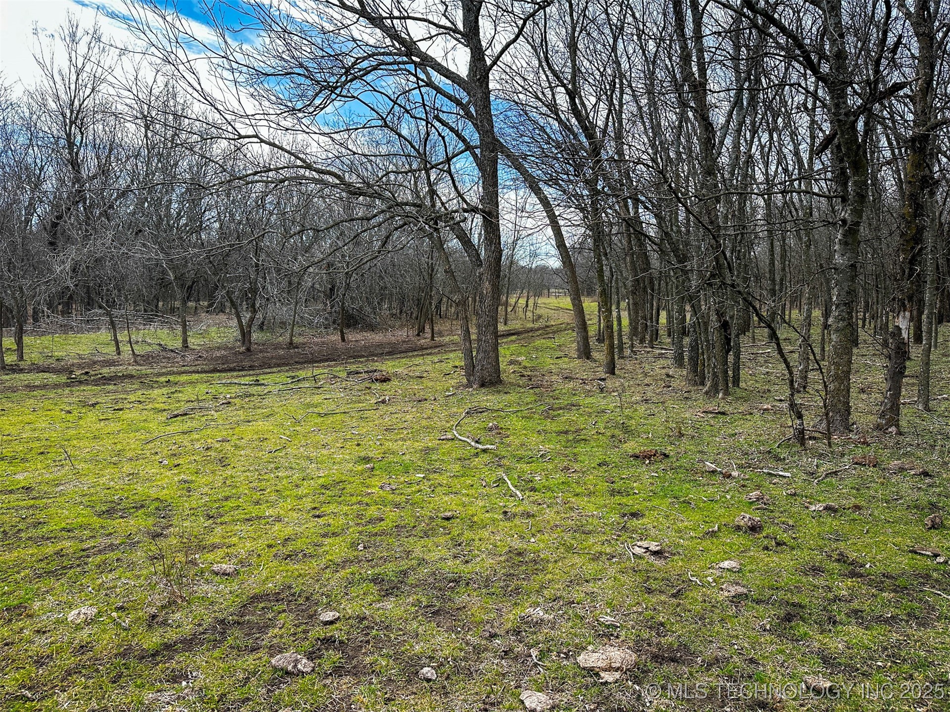 40 E 270 Road Property Photo 14