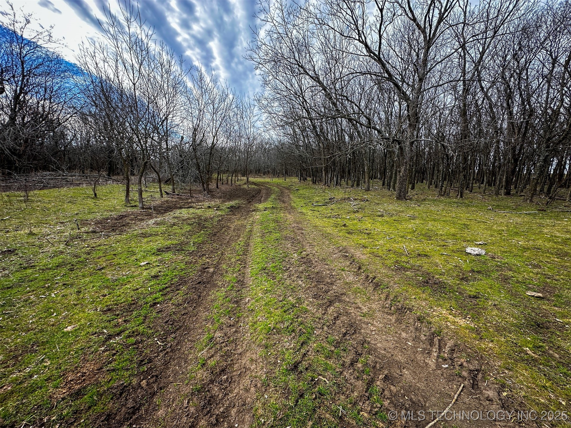 40 E 270 Road Property Photo 16
