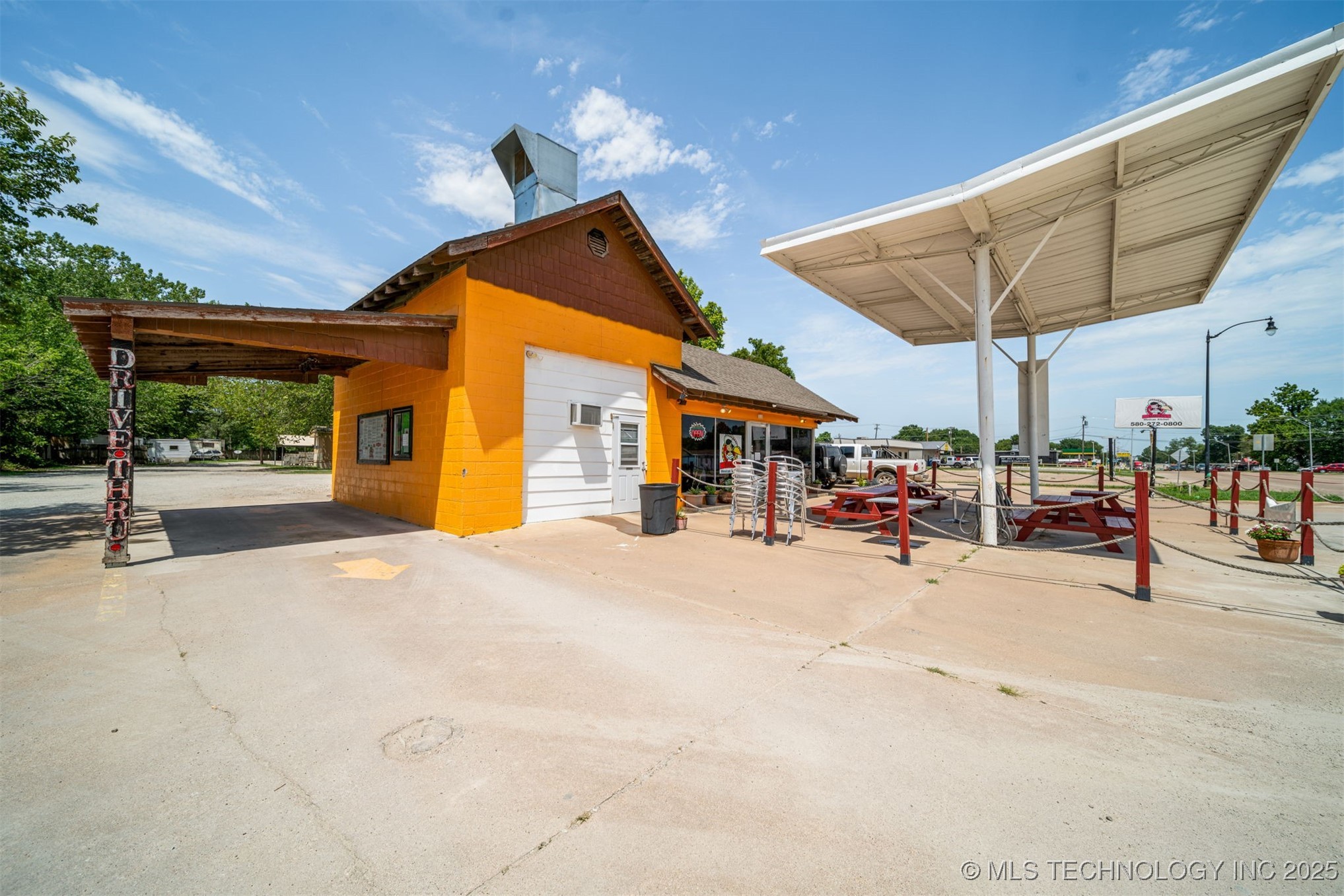 1028 W Main Property Photo