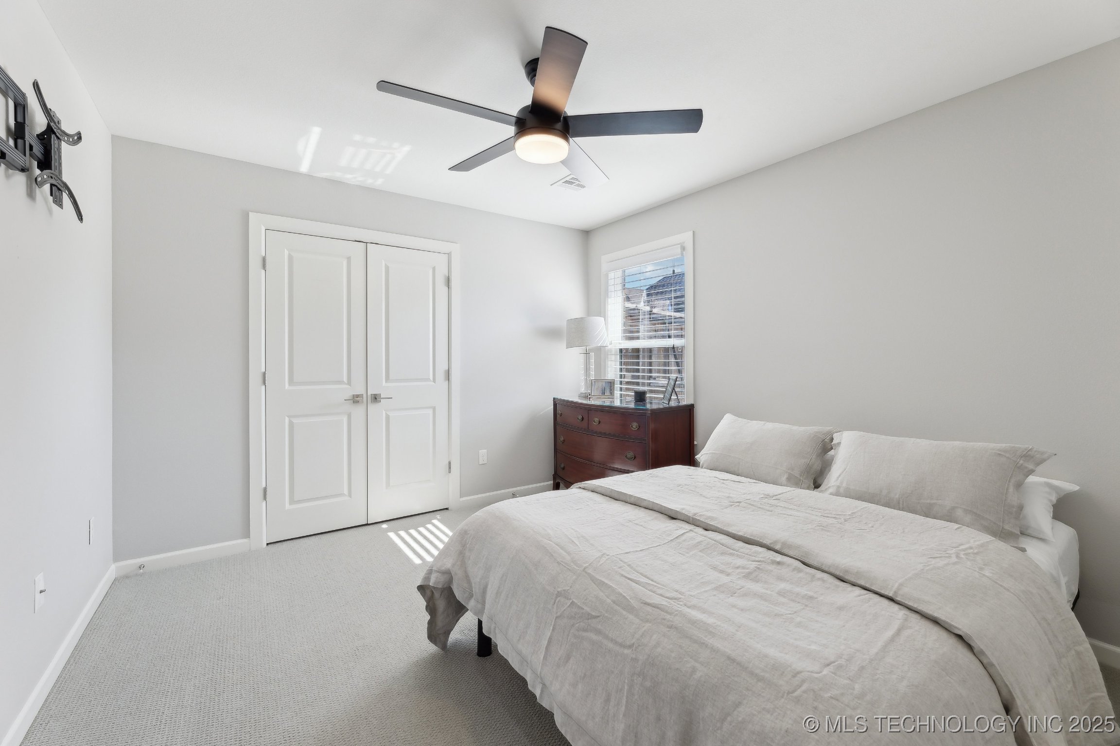 11222 S Redbud Street Property Photo 18