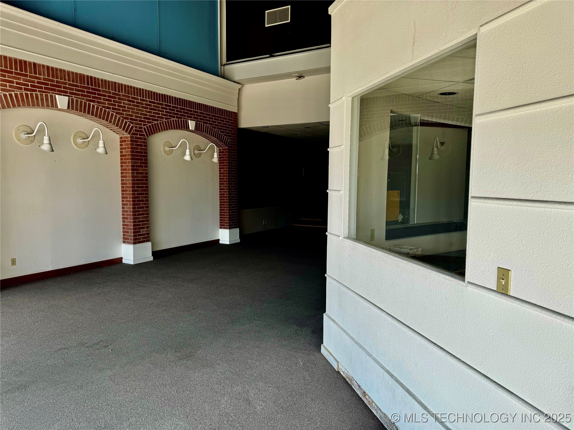 8421 E 61st Street P Property Photo 3