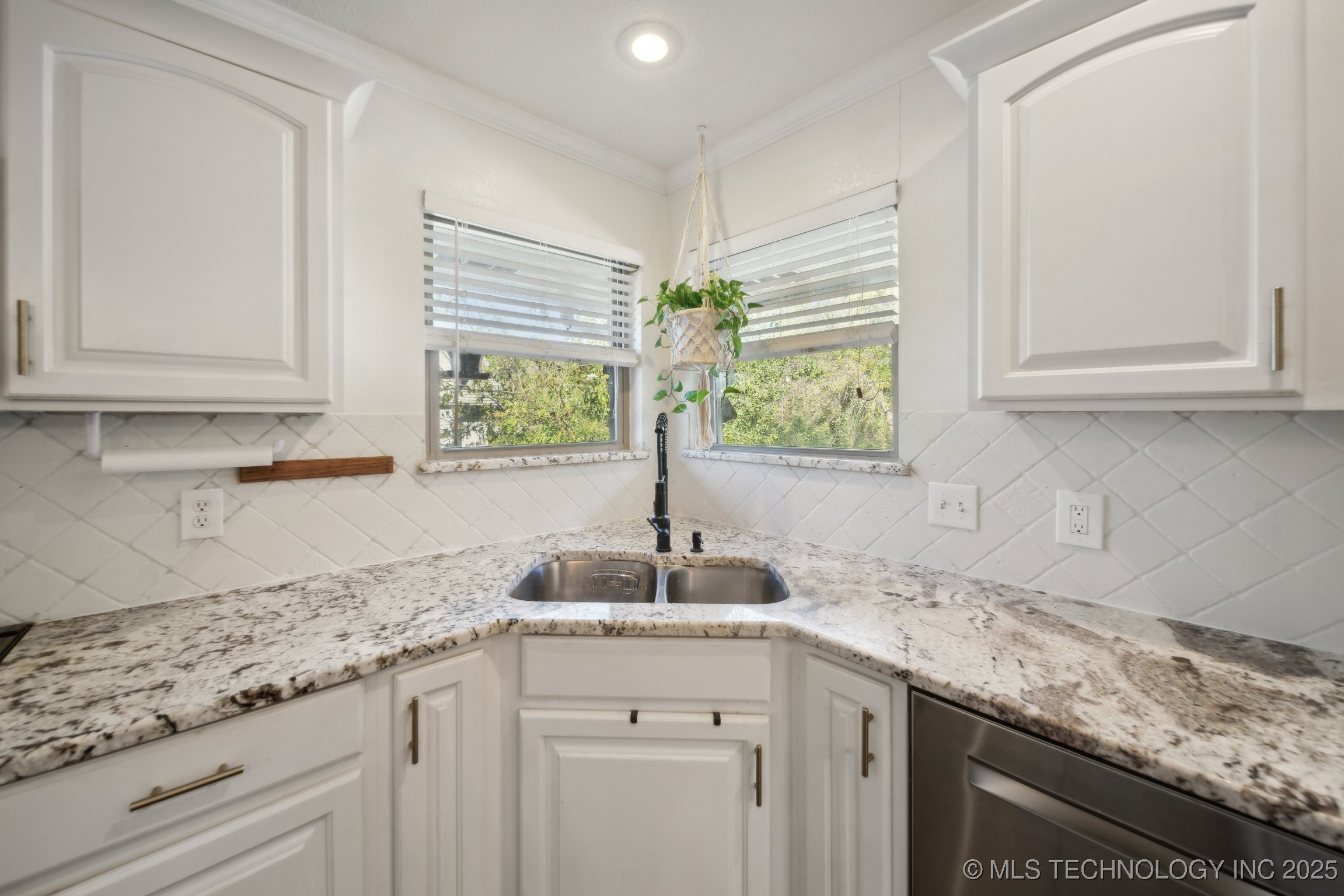 7813 S Harvard Avenue Property Photo 15