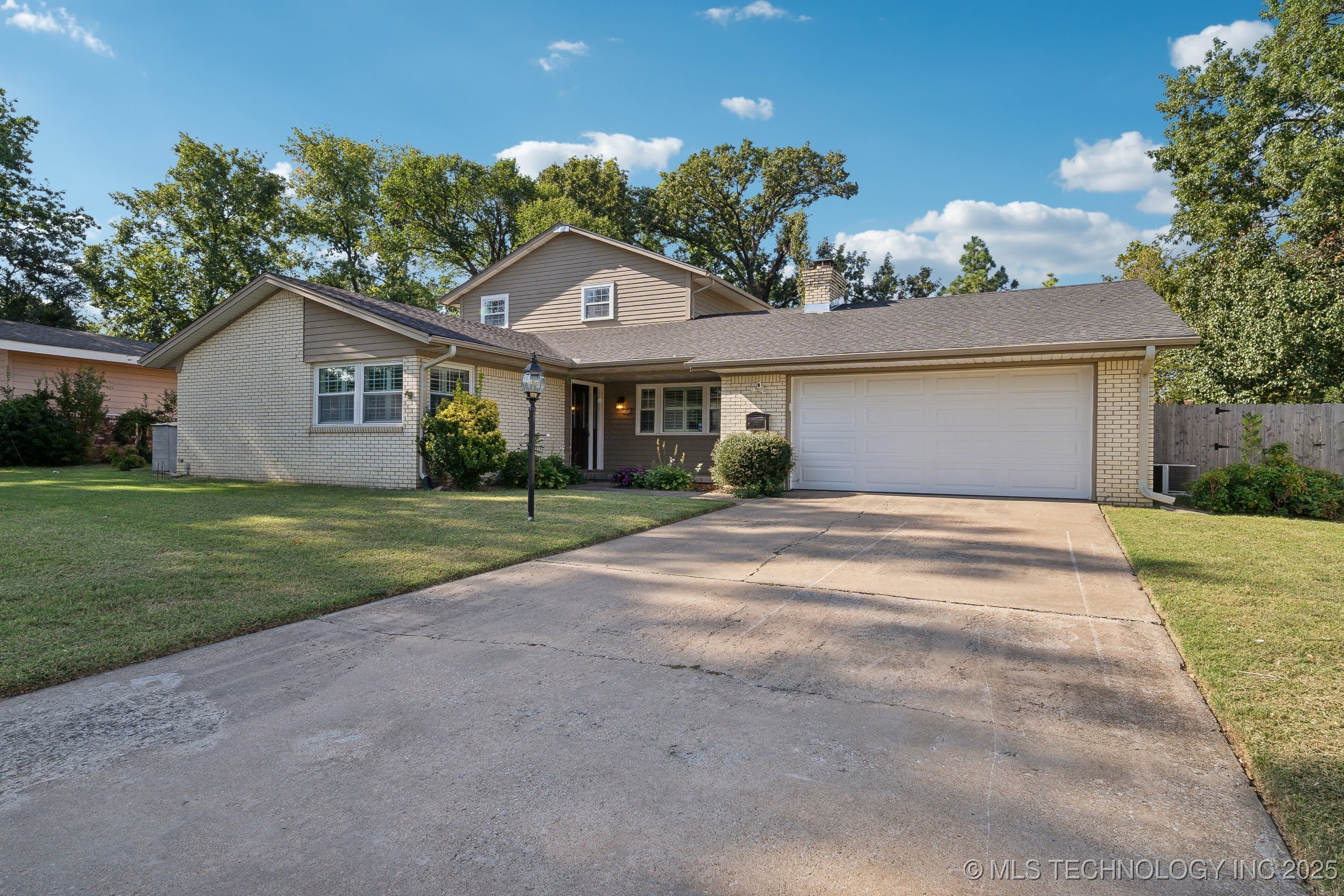 5654 S Marion Avenue Property Photo 3