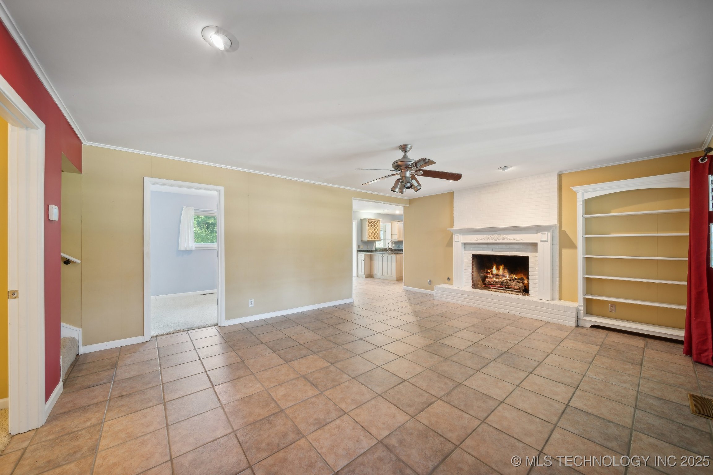 5654 S Marion Avenue Property Photo 5