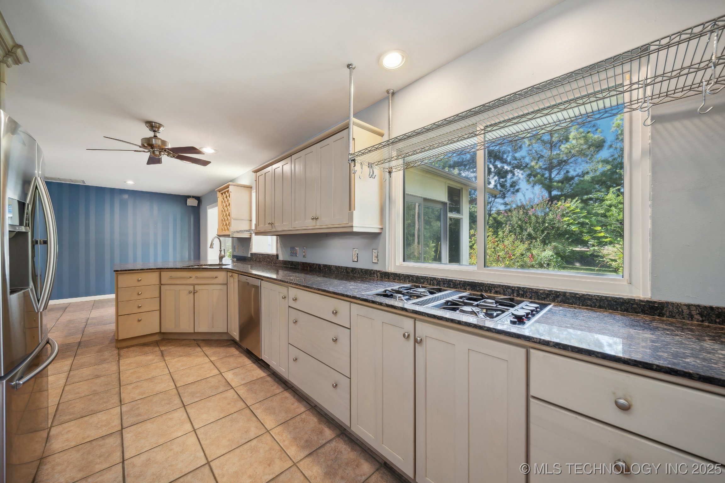 5654 S Marion Avenue Property Photo 13