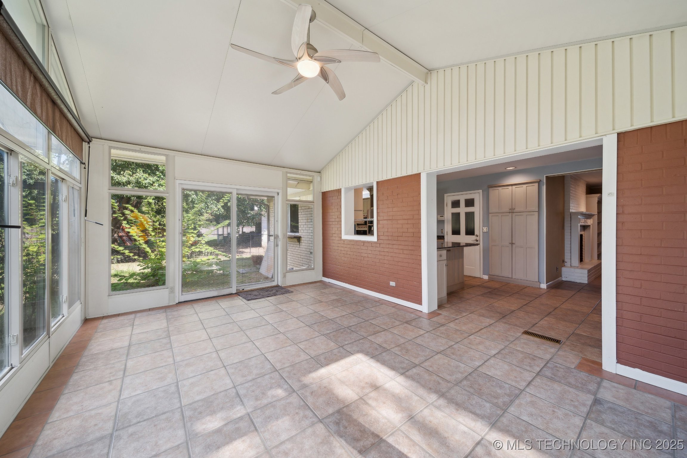 5654 S Marion Avenue Property Photo 15
