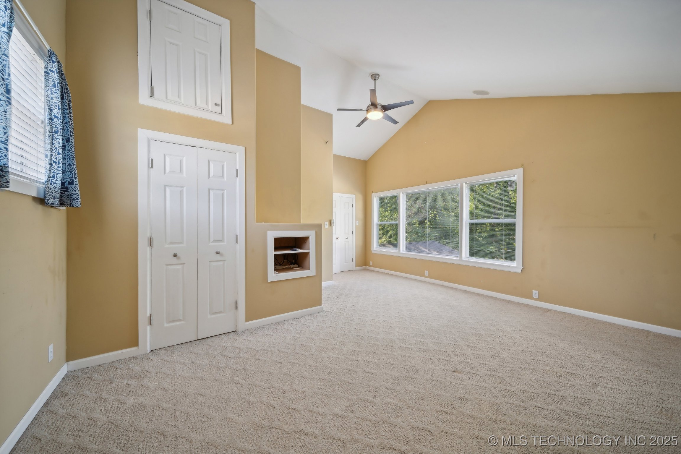 5654 S Marion Avenue Property Photo 16