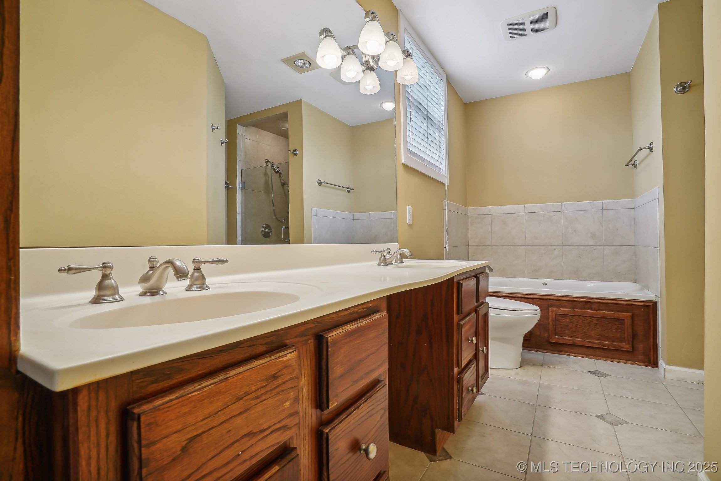 5654 S Marion Avenue Property Photo 19