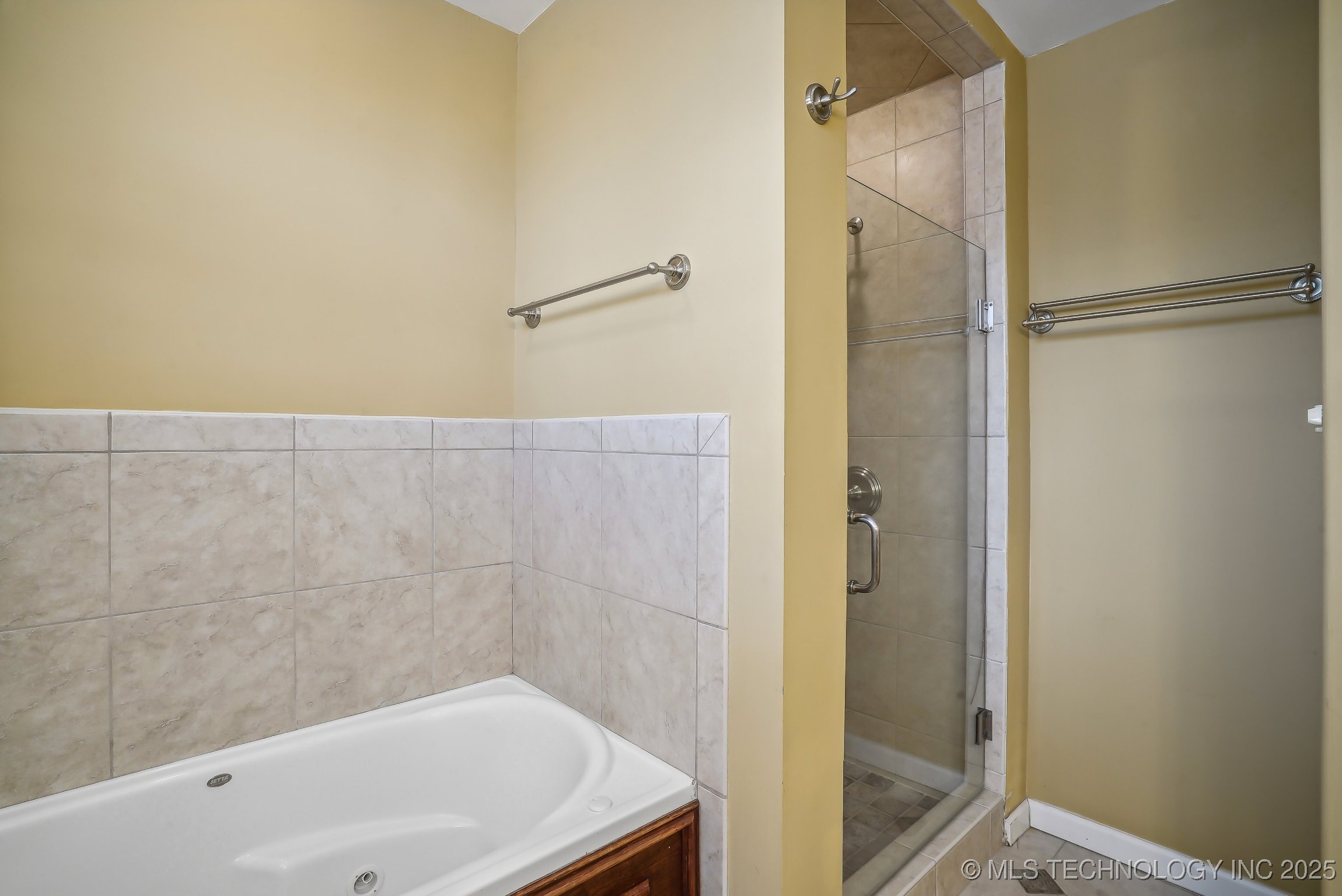 5654 S Marion Avenue Property Photo 20