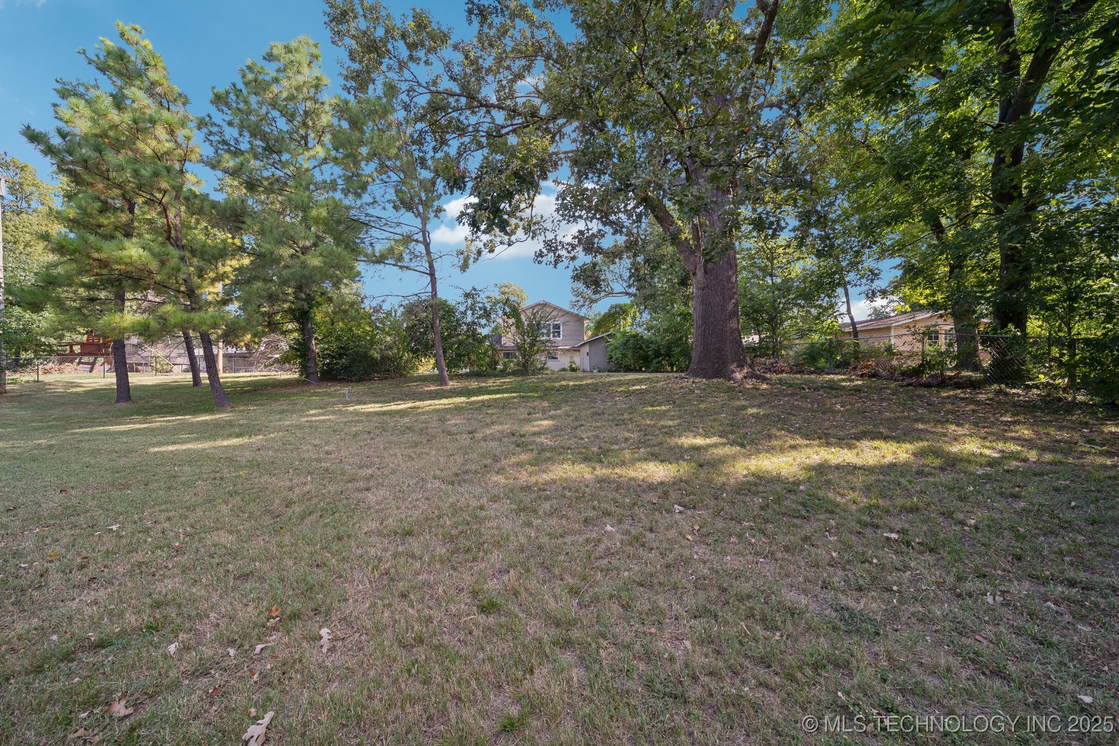 5654 S Marion Avenue Property Photo 29