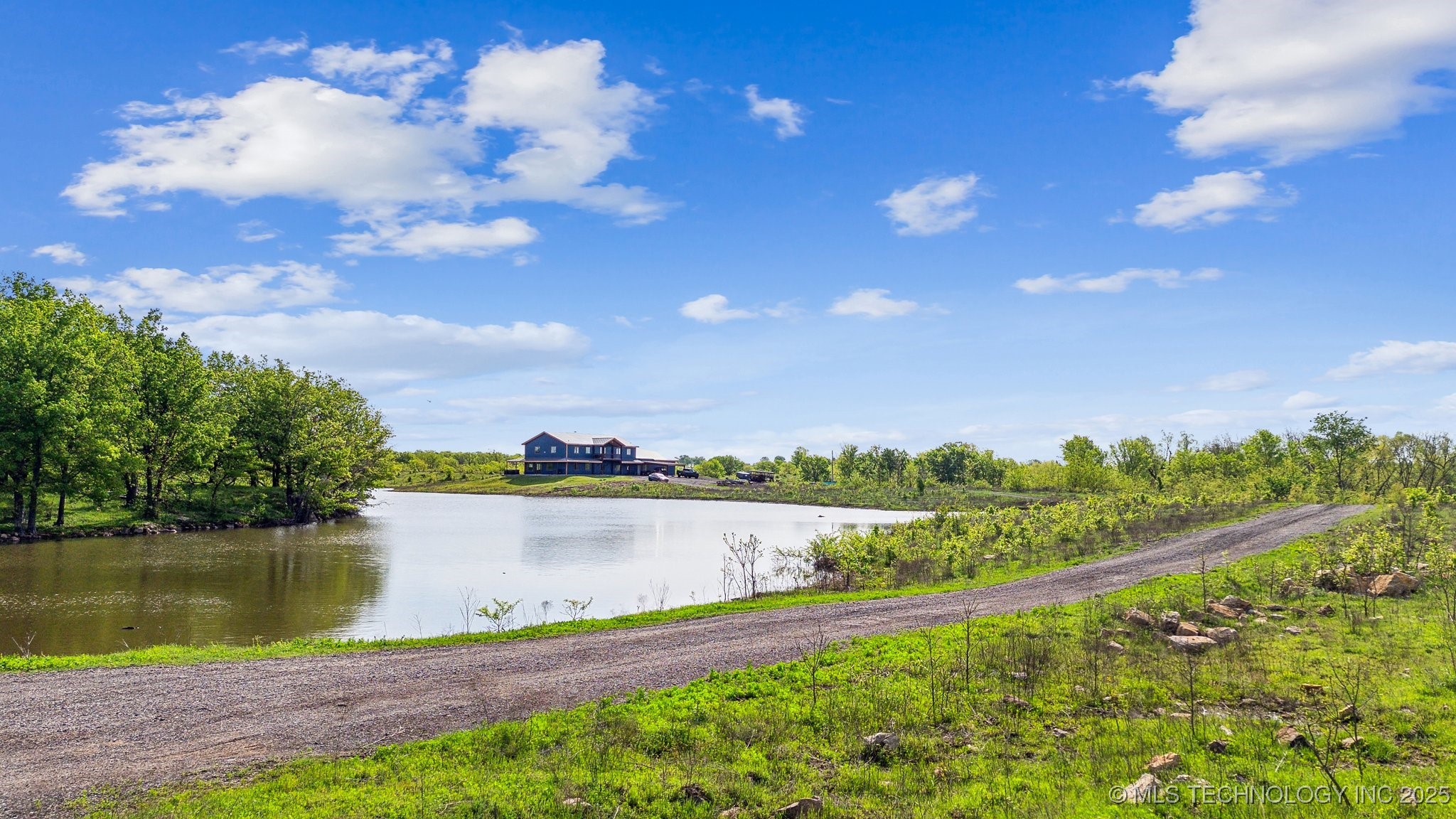 9501 S 4170 Road Property Photo 5