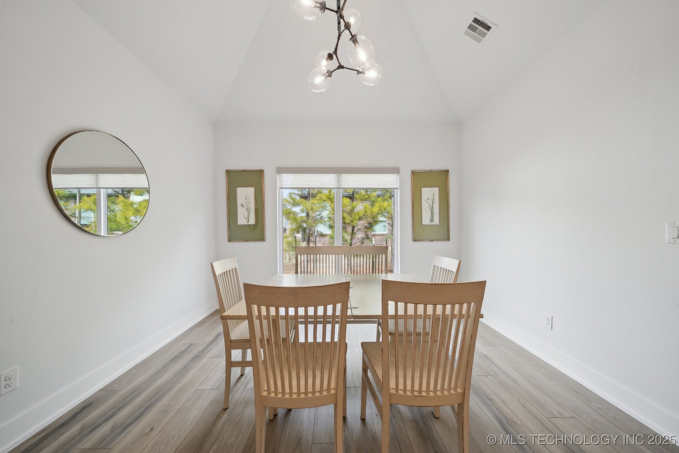 1105 W 86th Street Property Photo 8