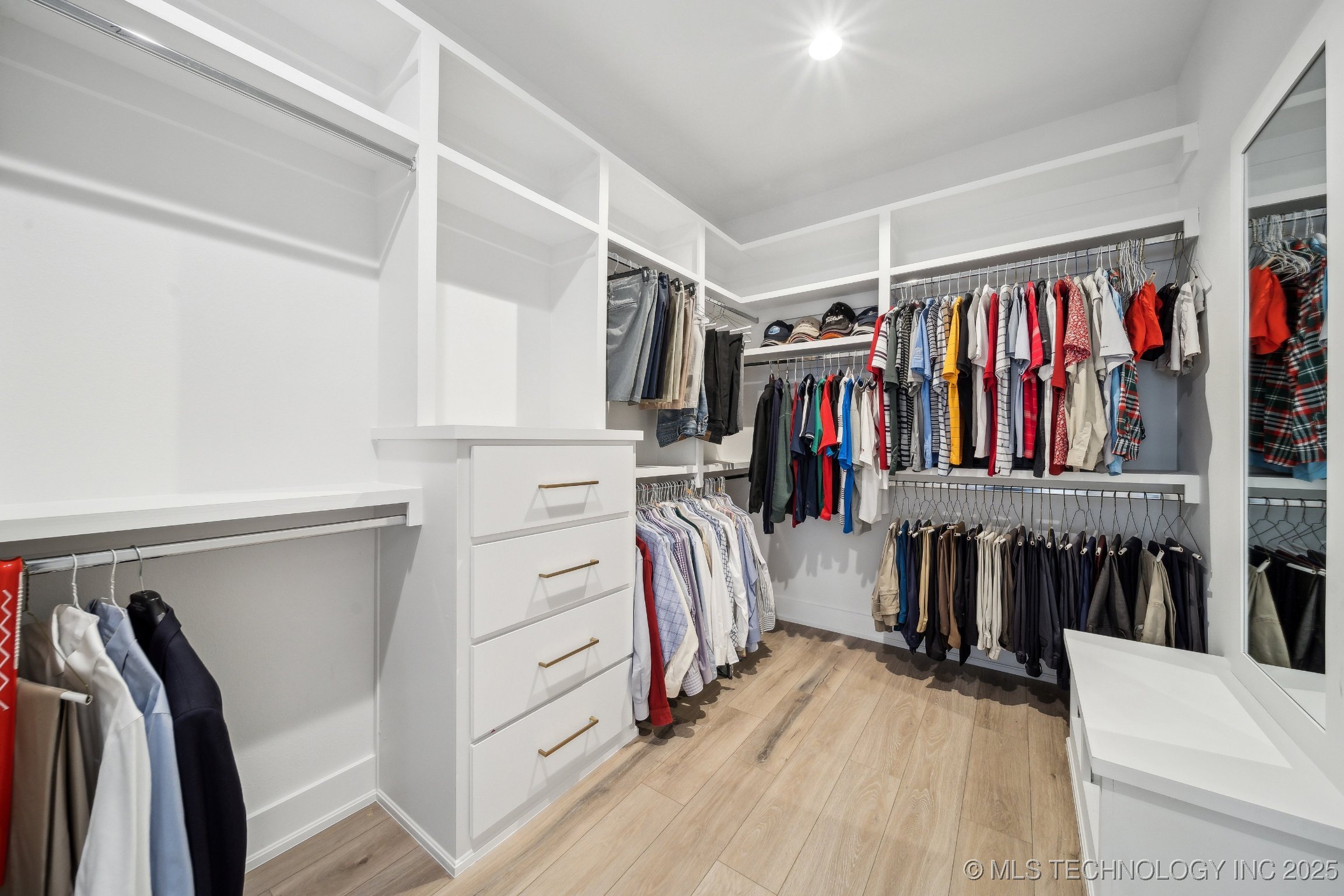 1105 W 86th Street Property Photo 12
