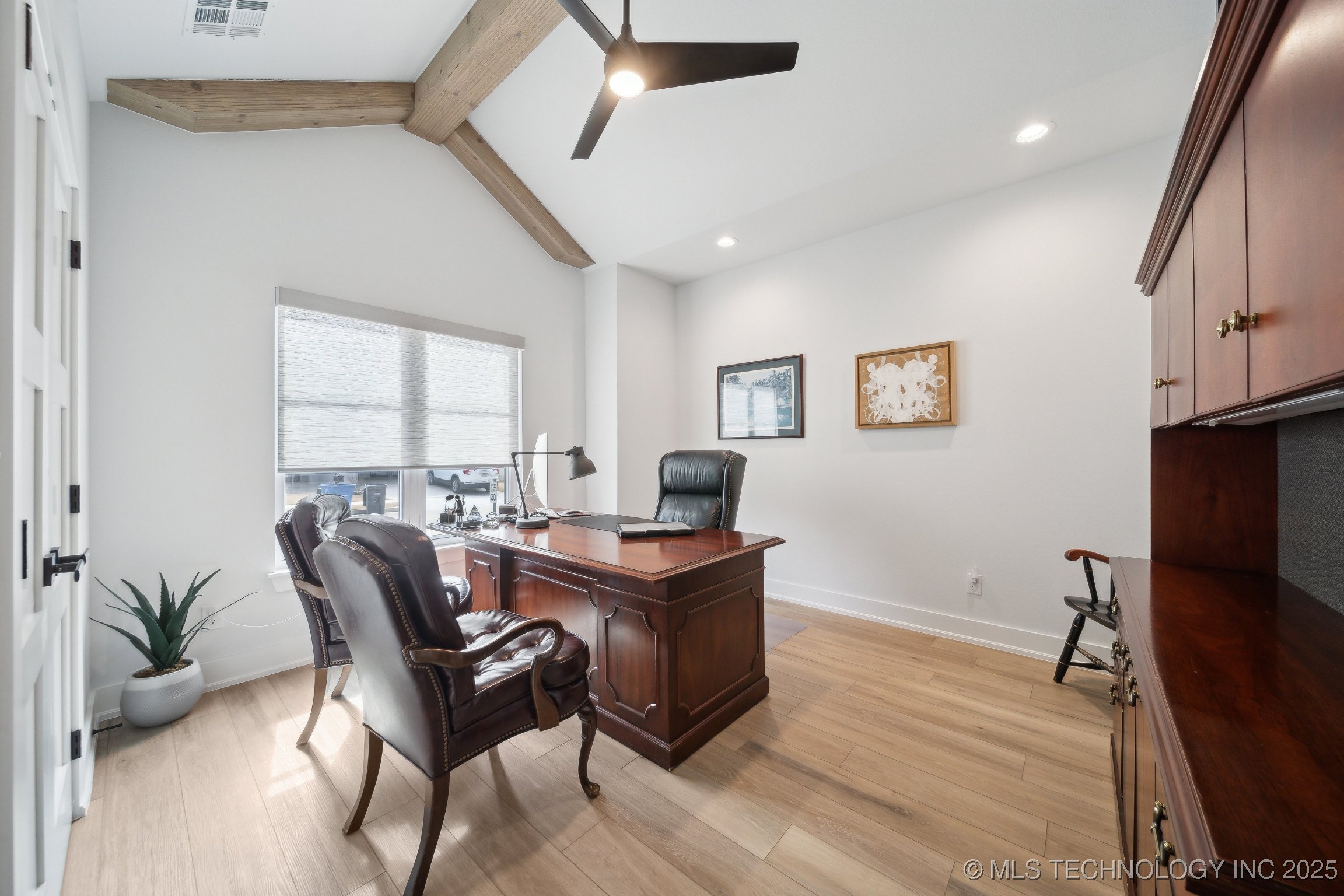 1105 W 86th Street Property Photo 15