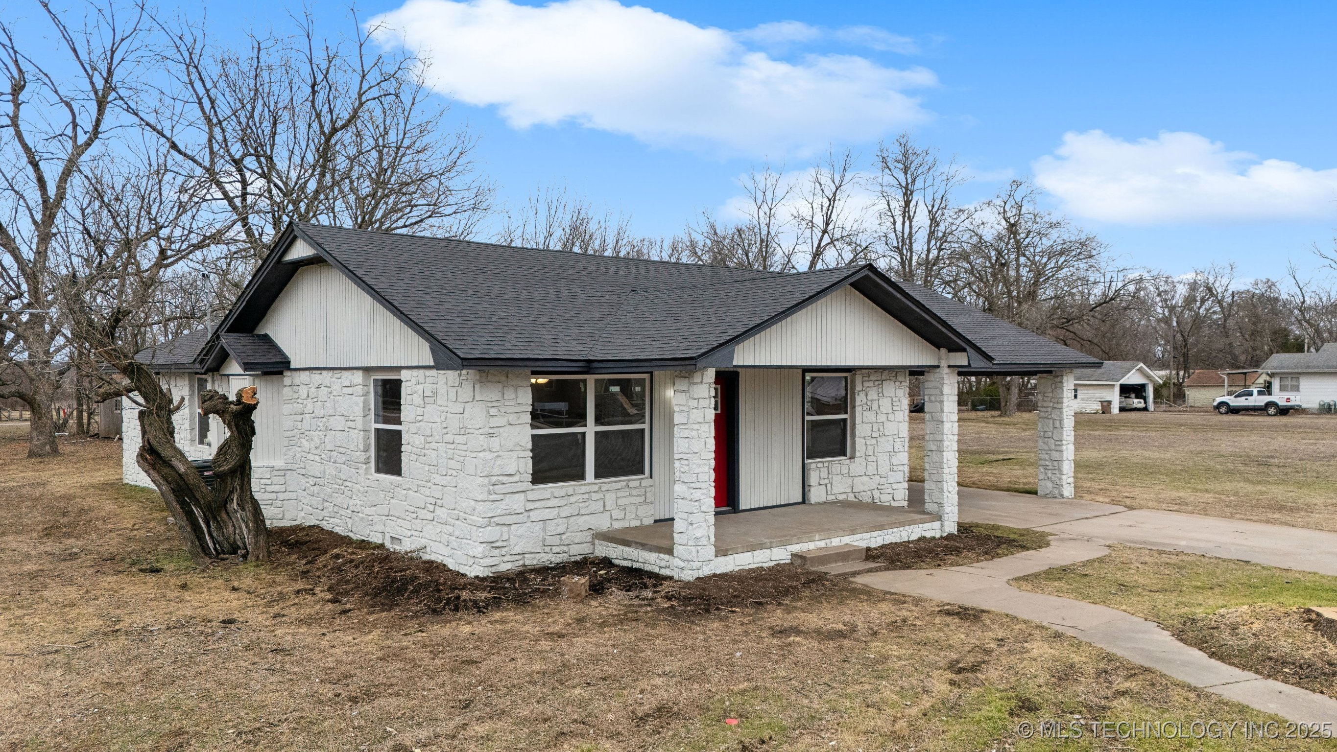 217 S Cincinnati Avenue Property Photo 4