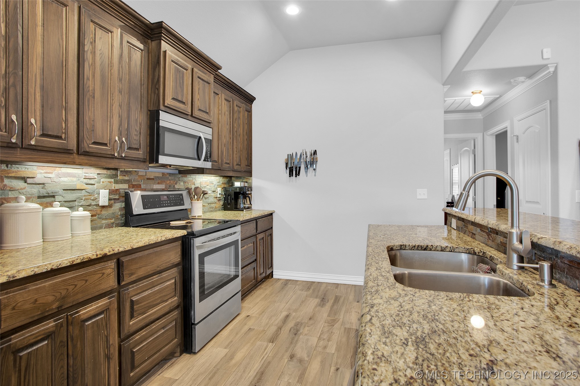 202 Founders Lane Property Photo 17