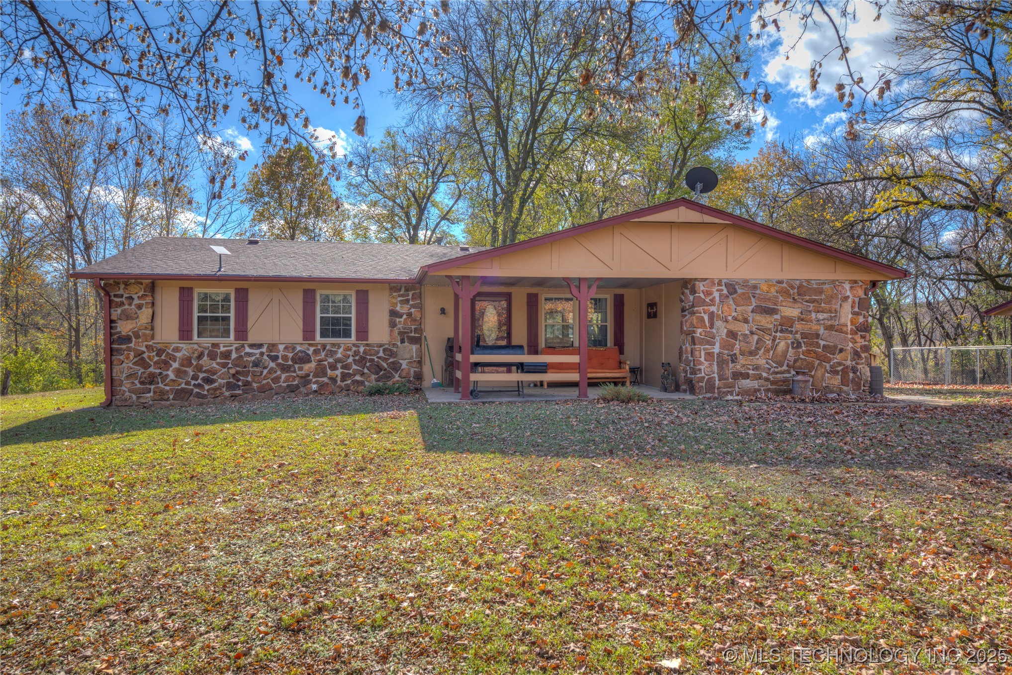 2221 Hudson Lake Road Property Photo