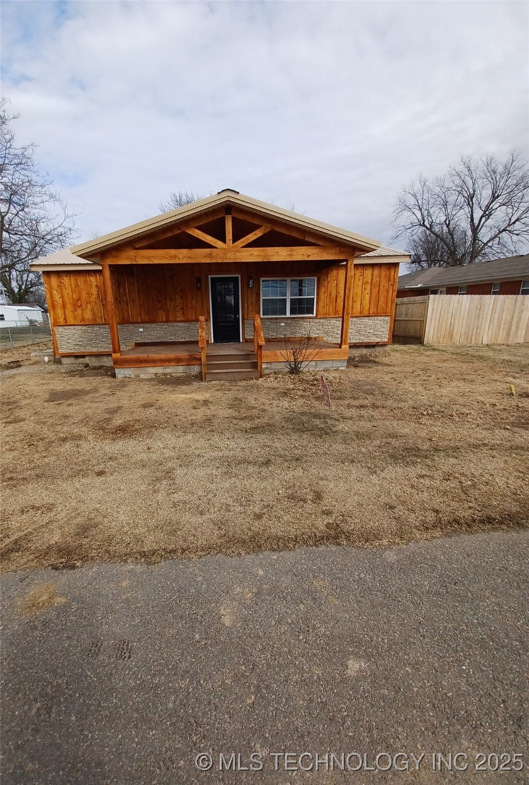 819 W Audd Property Photo 2