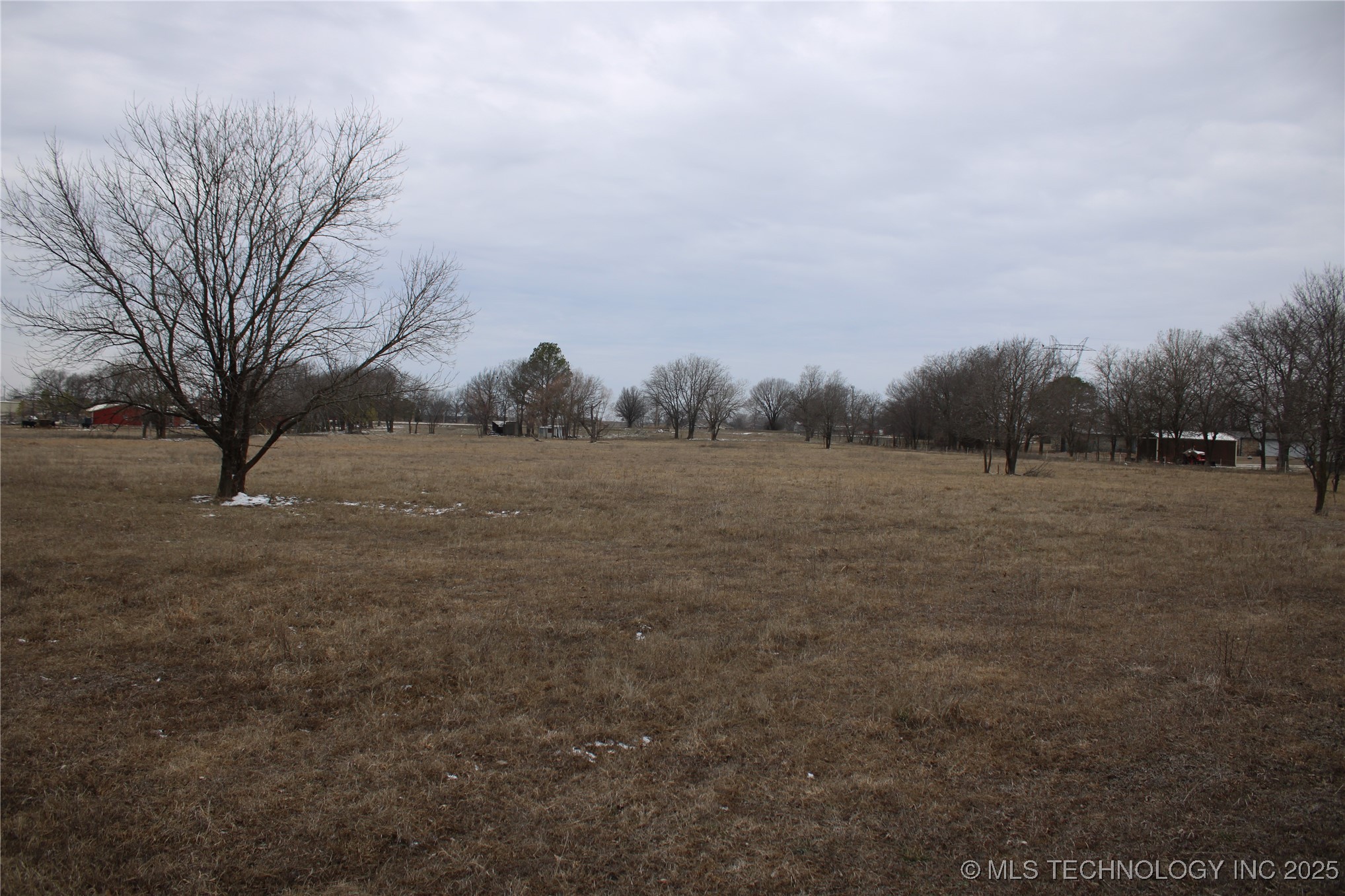 12599 S Old Hwy 169 Property Photo 11