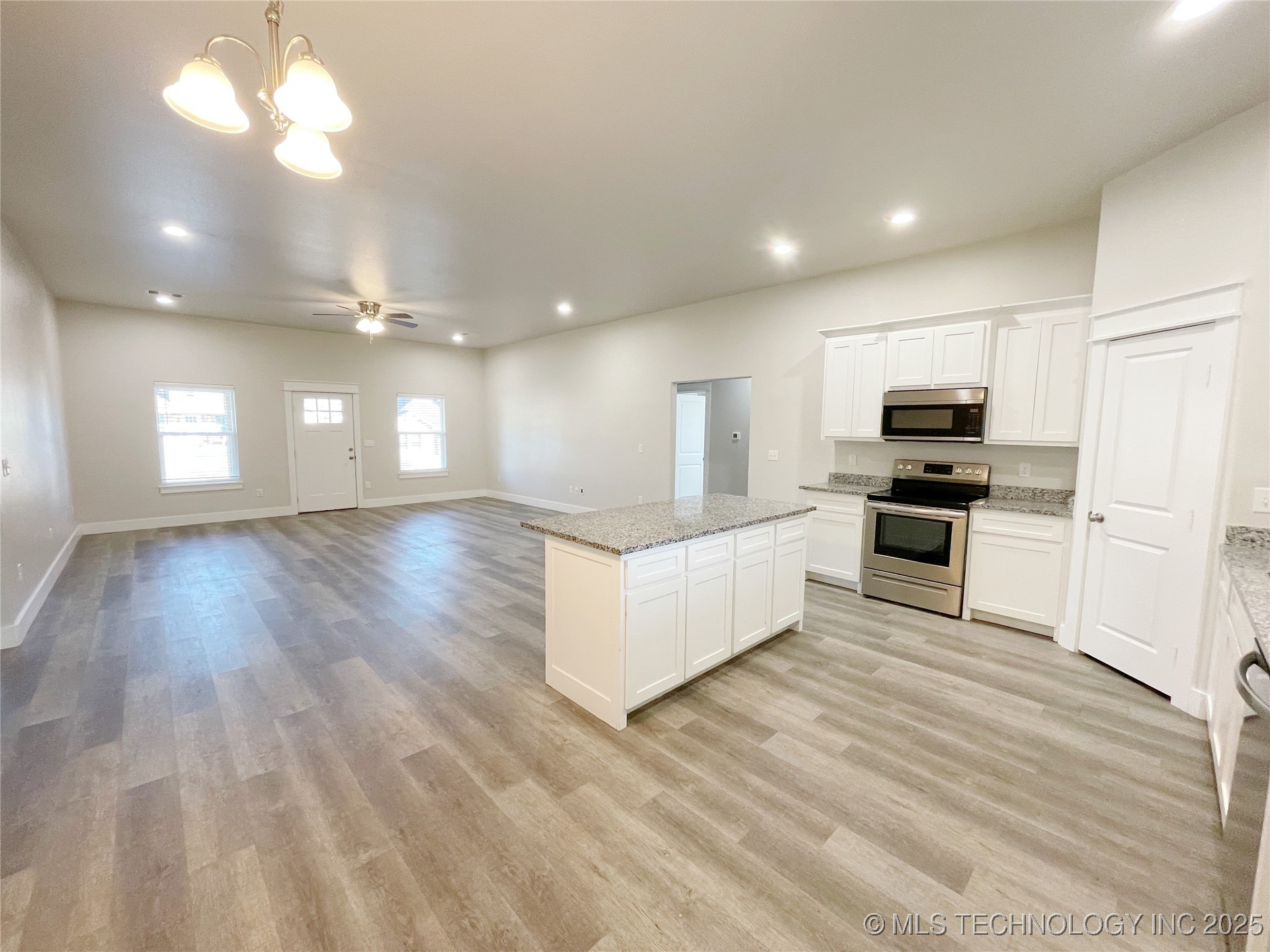 129 Watch Hill Property Photo 5