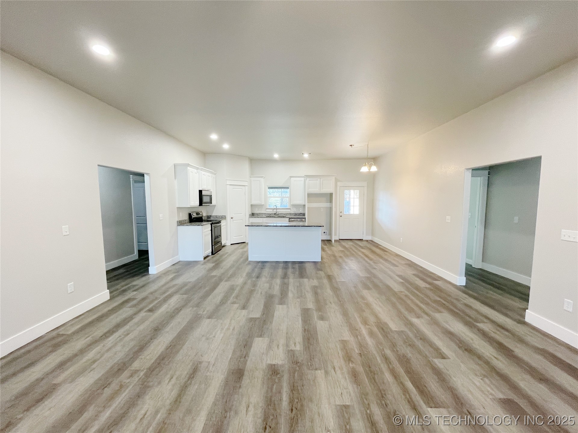 129 Watch Hill Property Photo 7