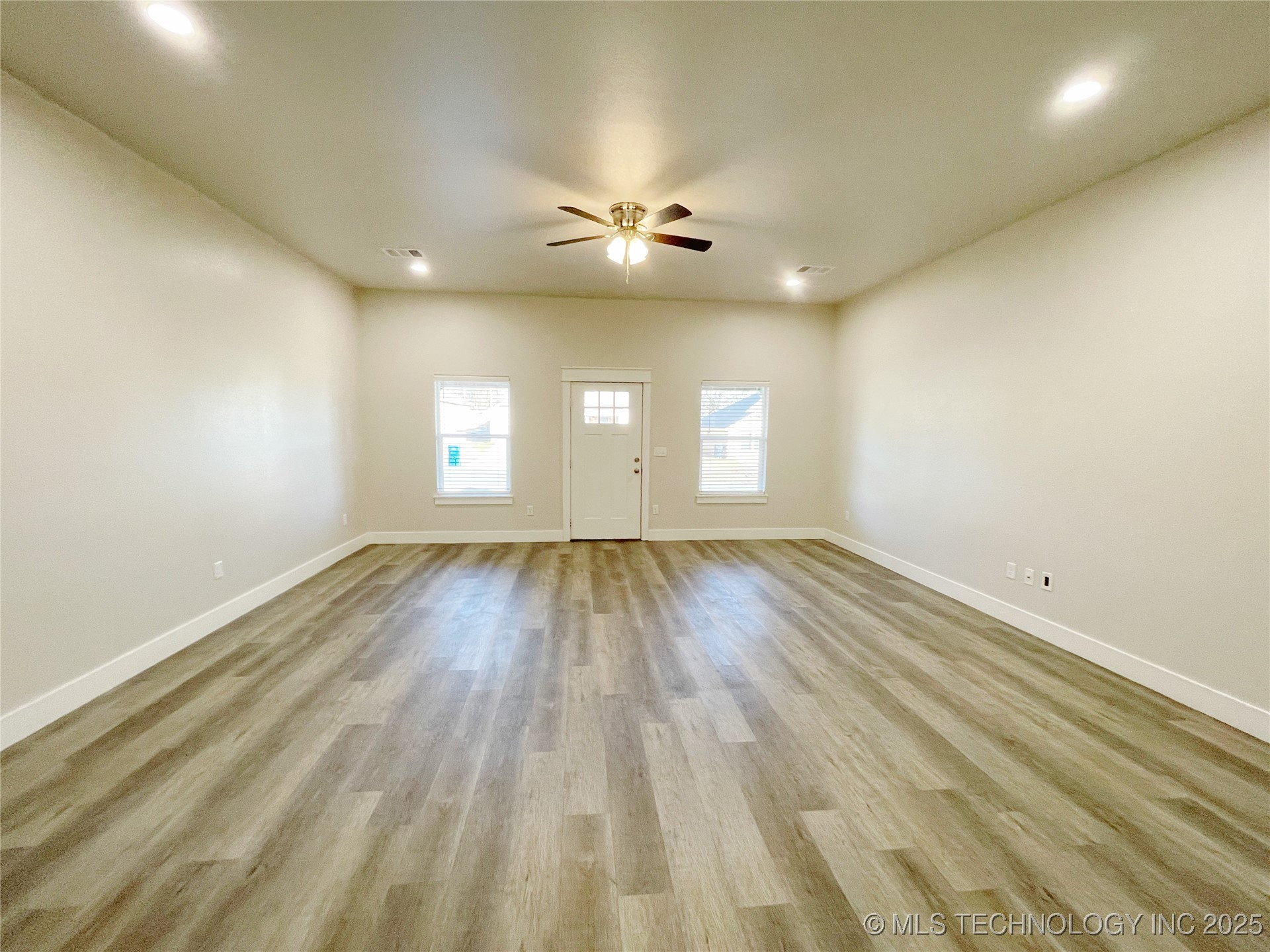 129 Watch Hill Property Photo 8