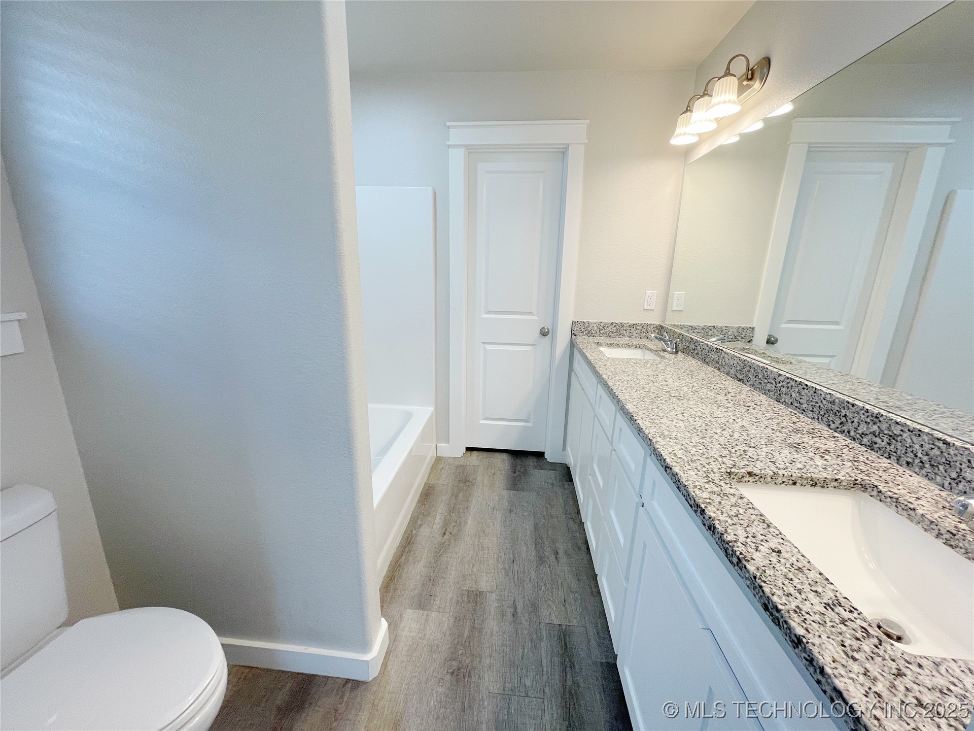 129 Watch Hill Property Photo 14