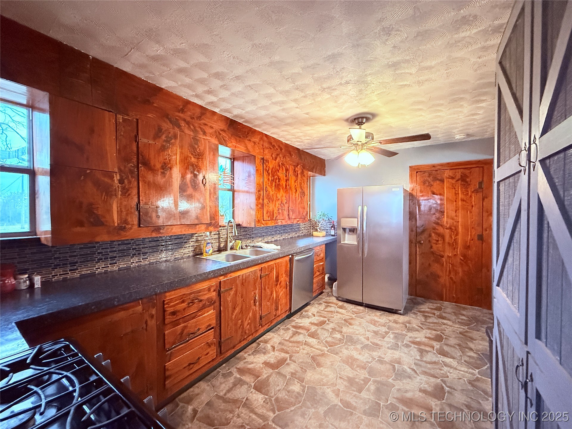 2420 3rd Ne Property Photo 5