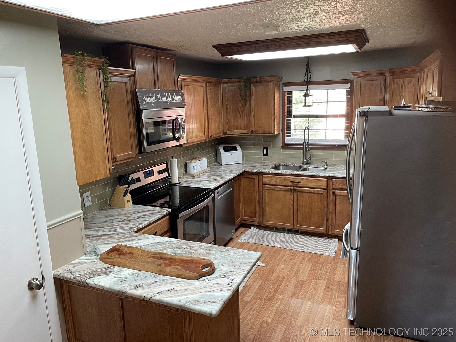 441 Crestwood Drive Property Photo 4