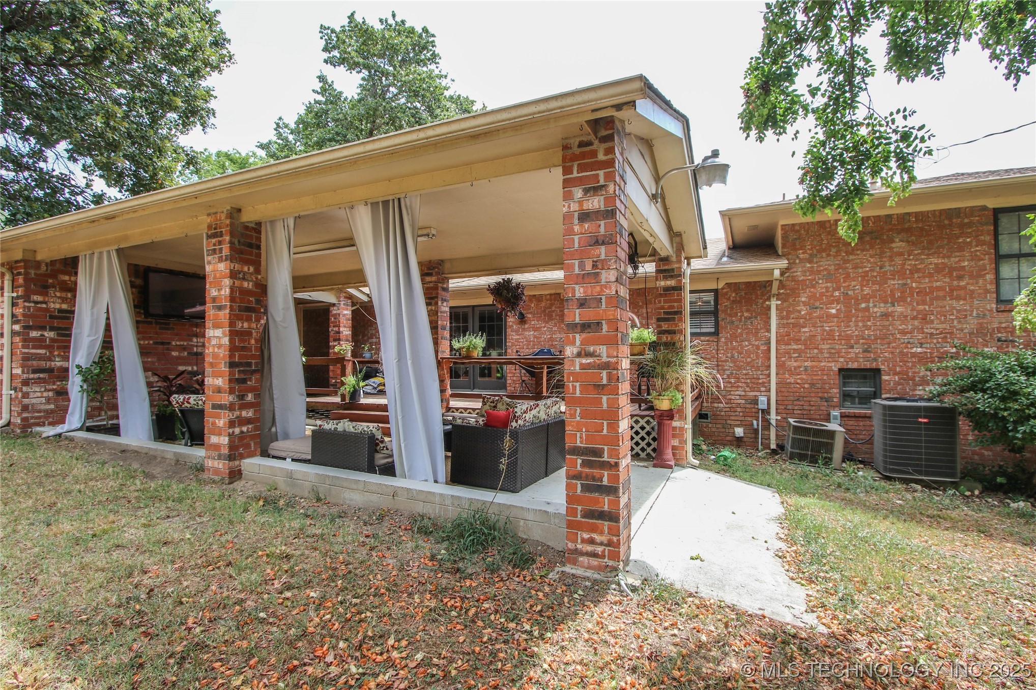 441 Crestwood Drive Property Photo 41