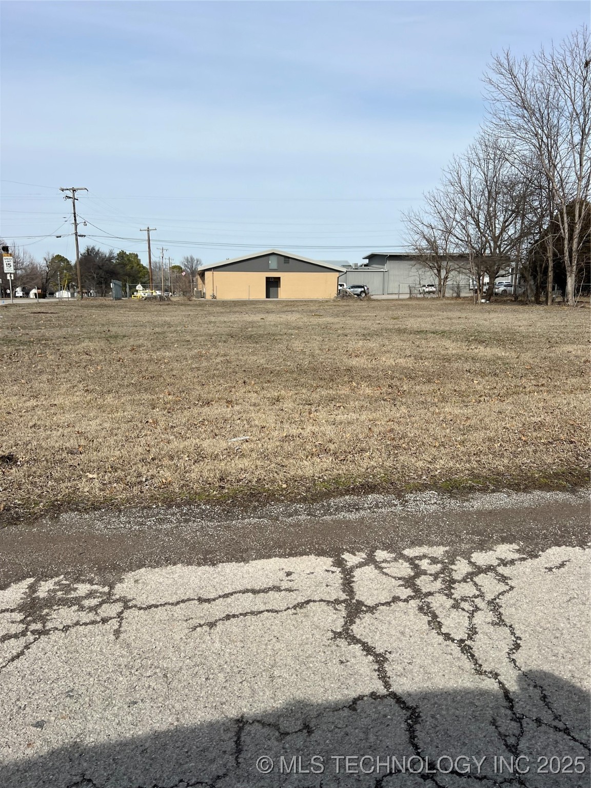 14692 S College Street Property Photo 3
