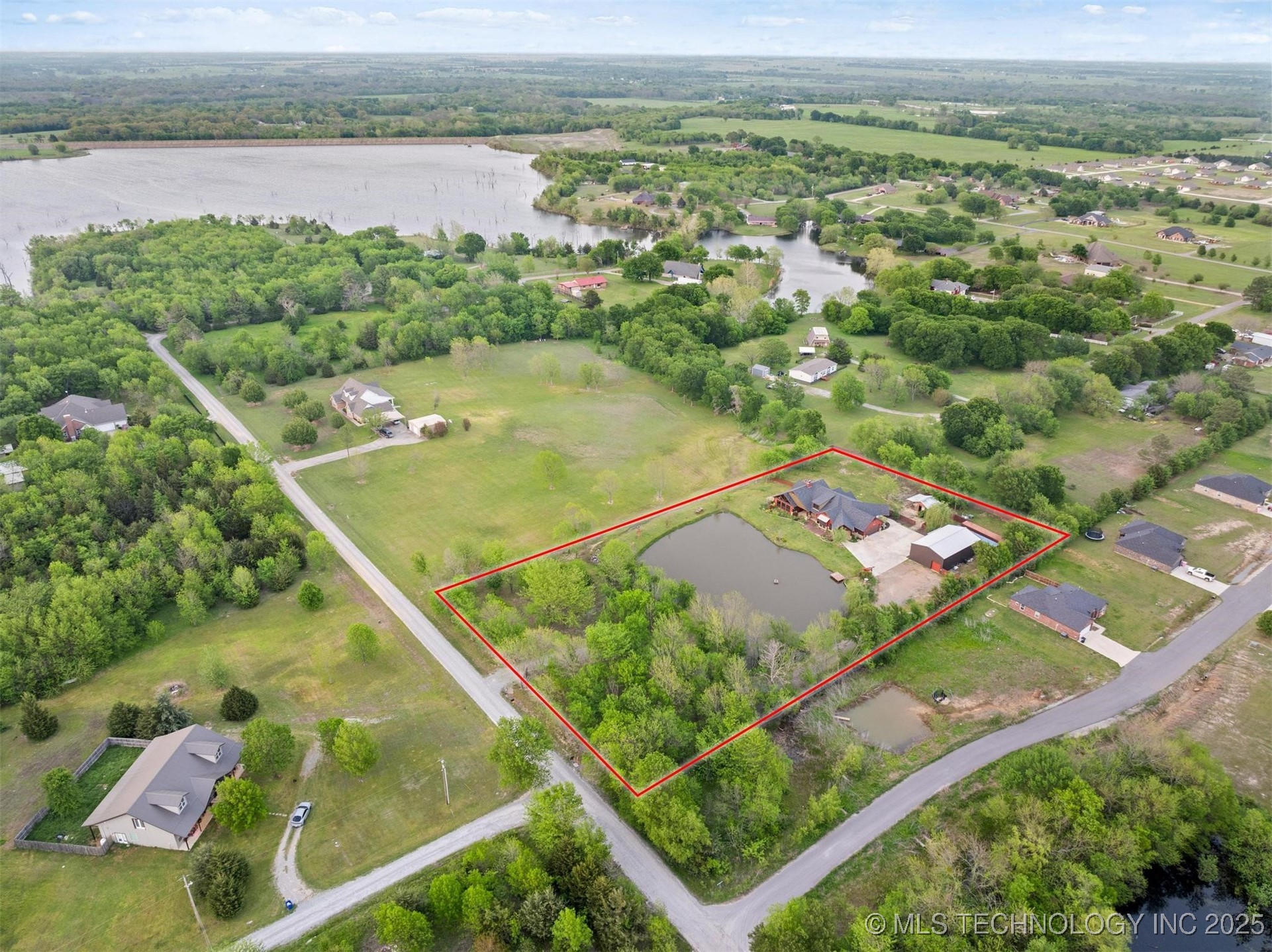 190 Lakeshore Property Photo 15