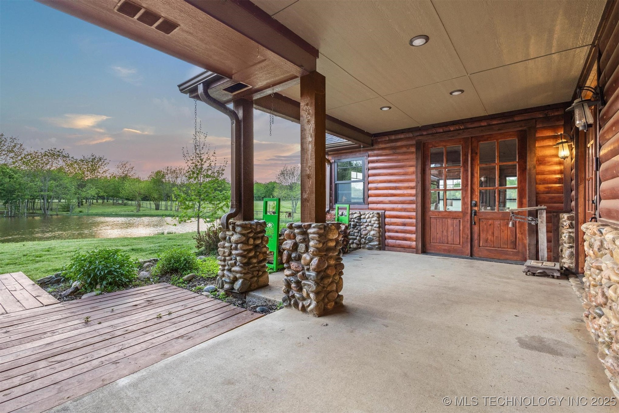 190 Lakeshore Property Photo 16