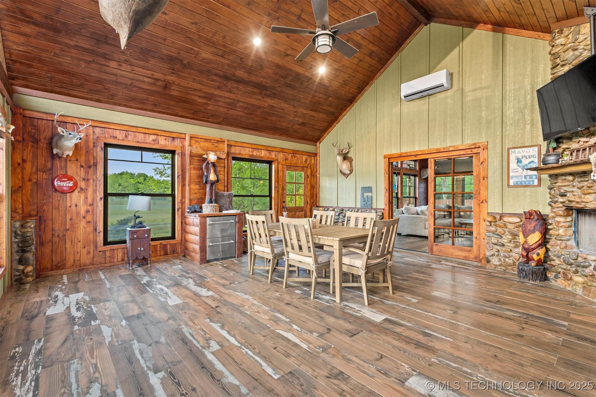 190 Lakeshore Property Photo 39