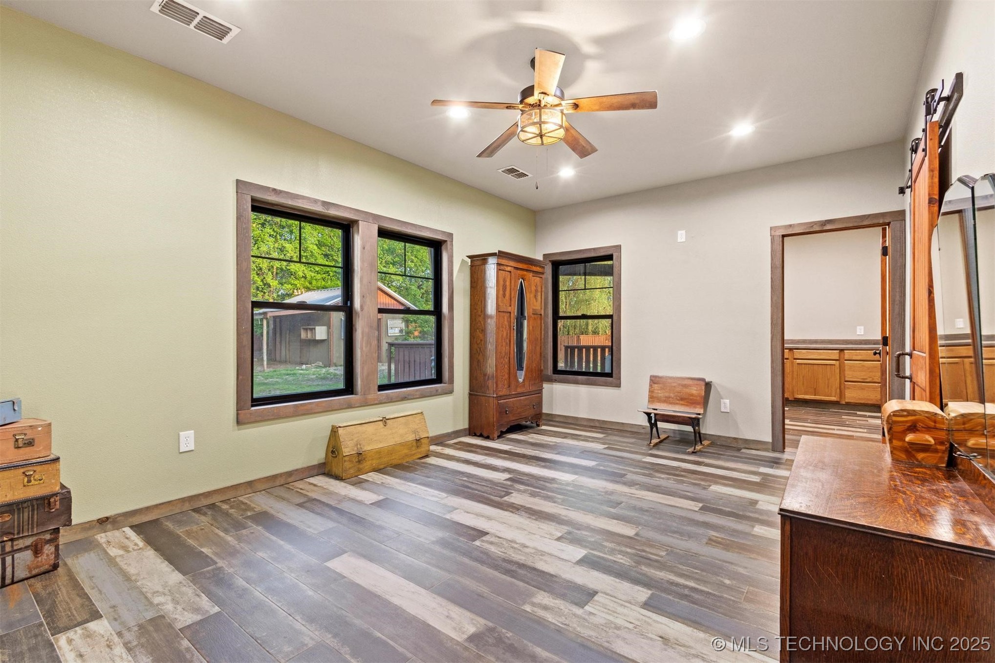 190 Lakeshore Property Photo 41