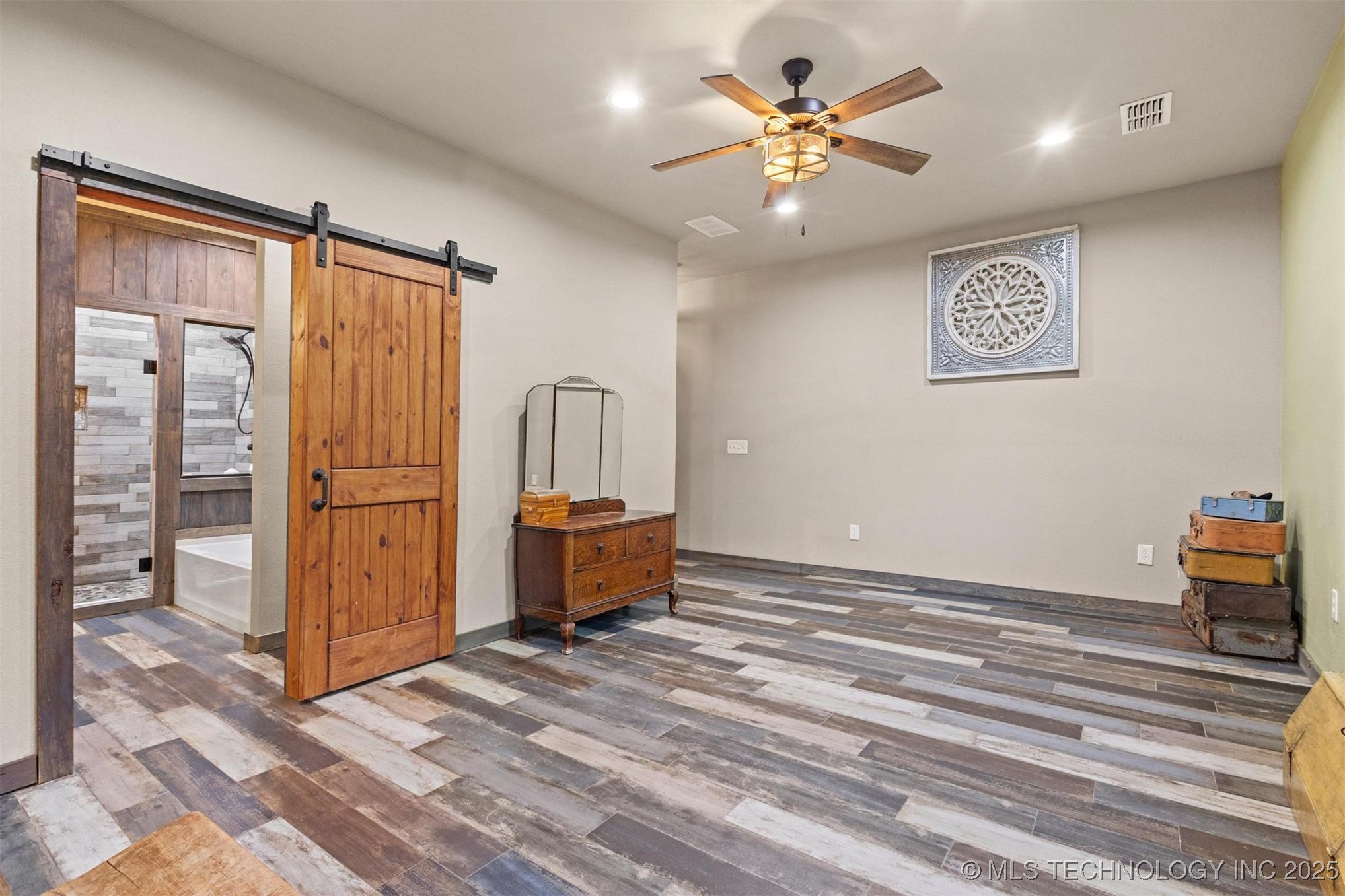 190 Lakeshore Property Photo 43
