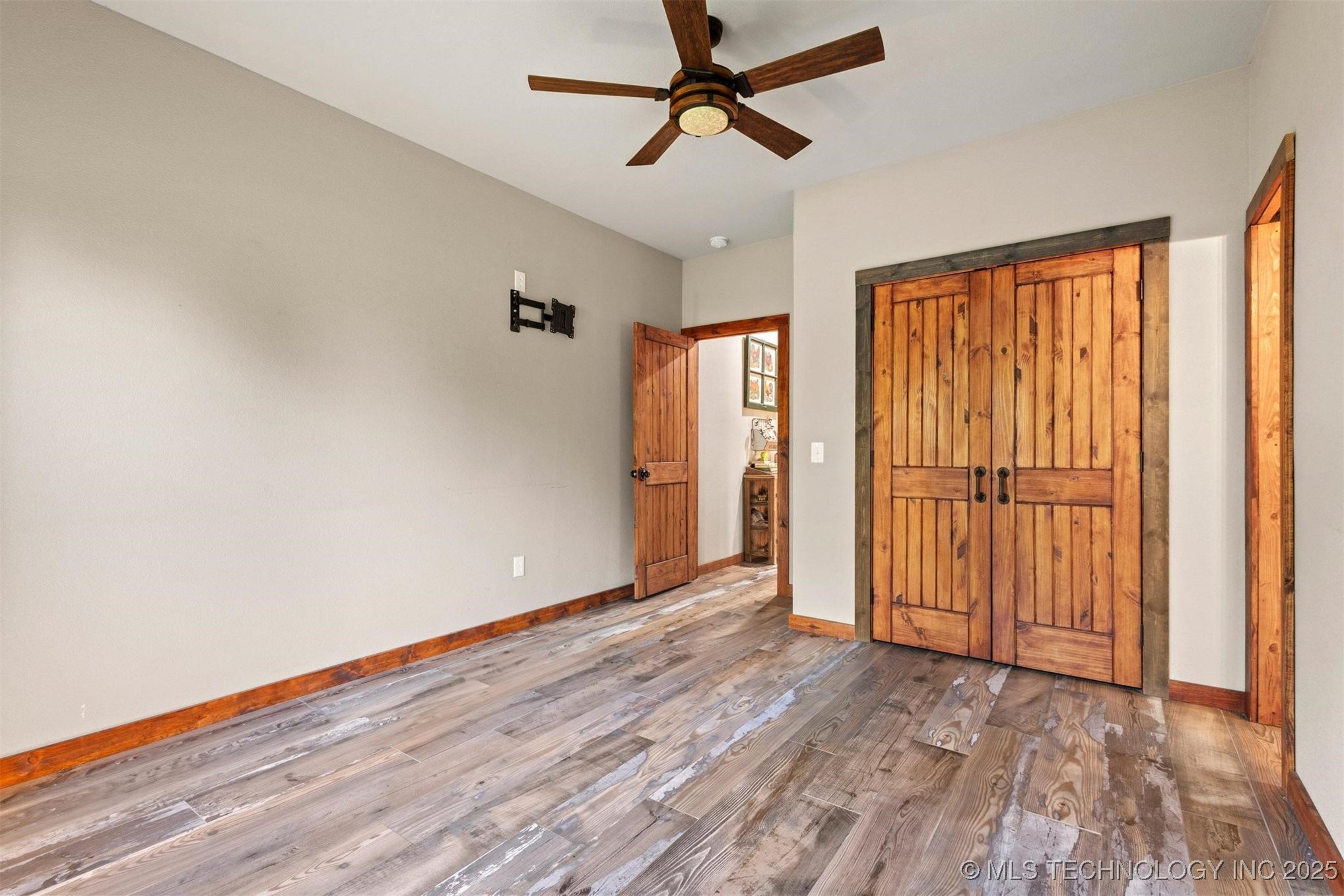 190 Lakeshore Property Photo 52